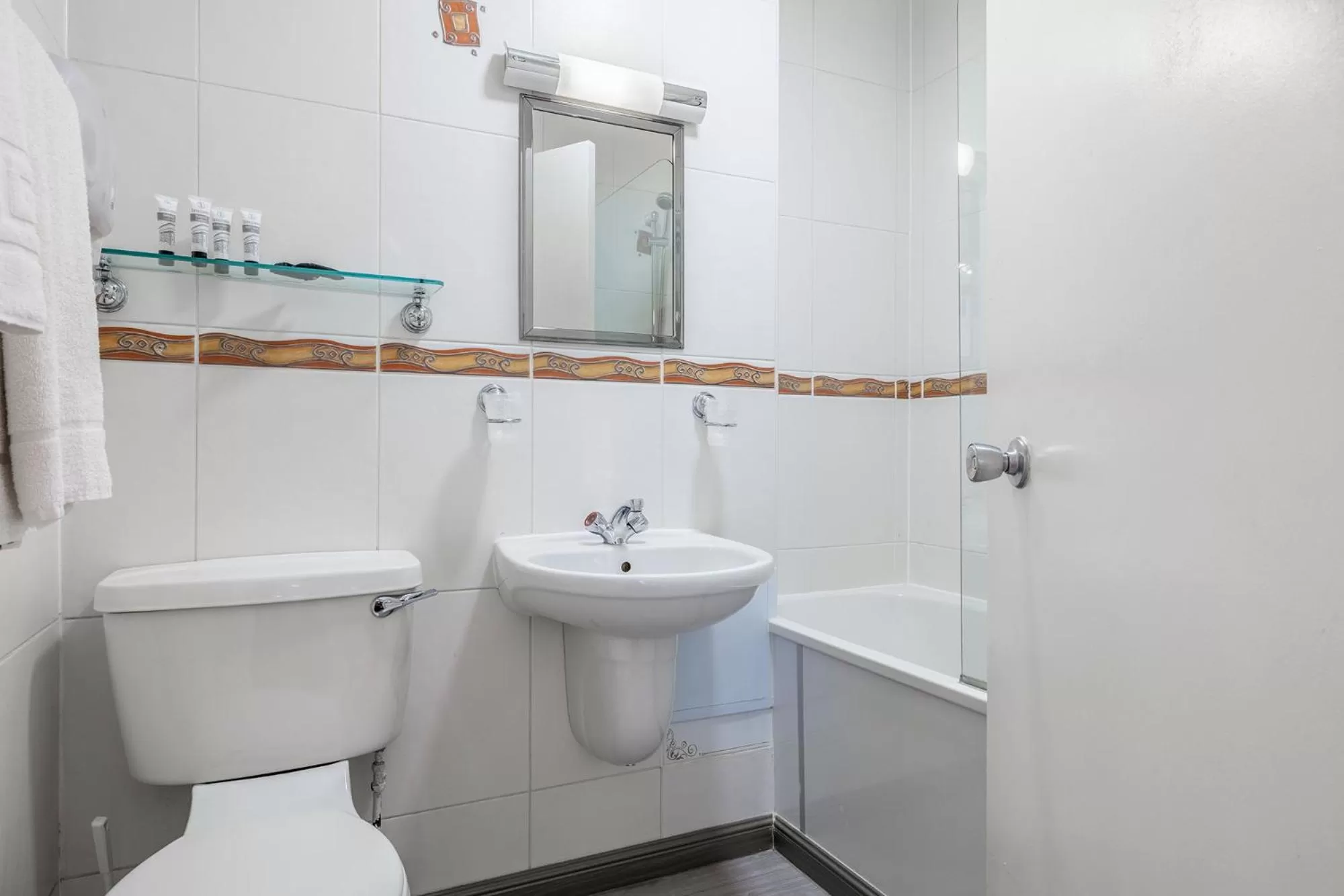 Bathroom in Muthu Fort William Hotel