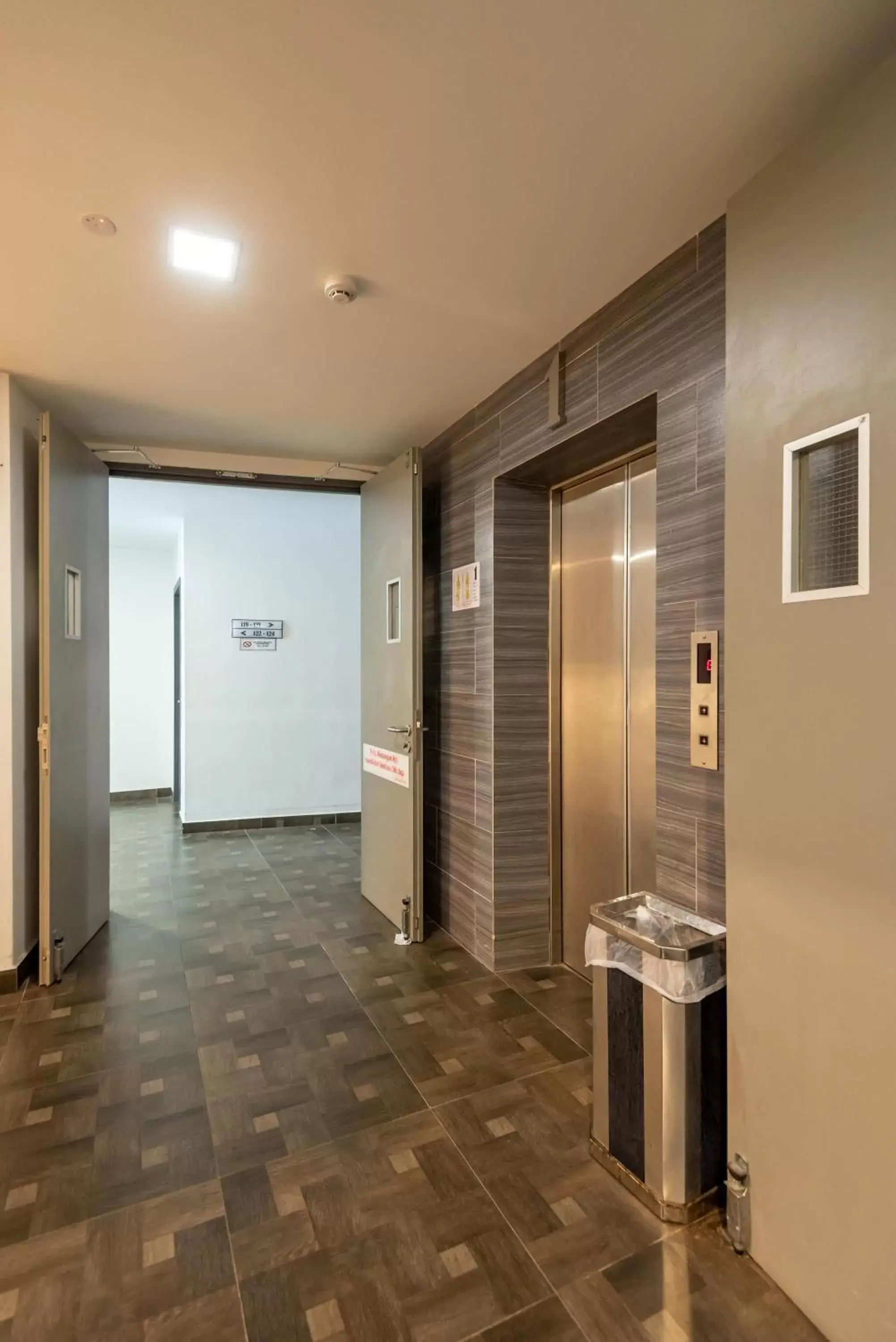 elevator, Bathroom in Worldview Grand Hotel