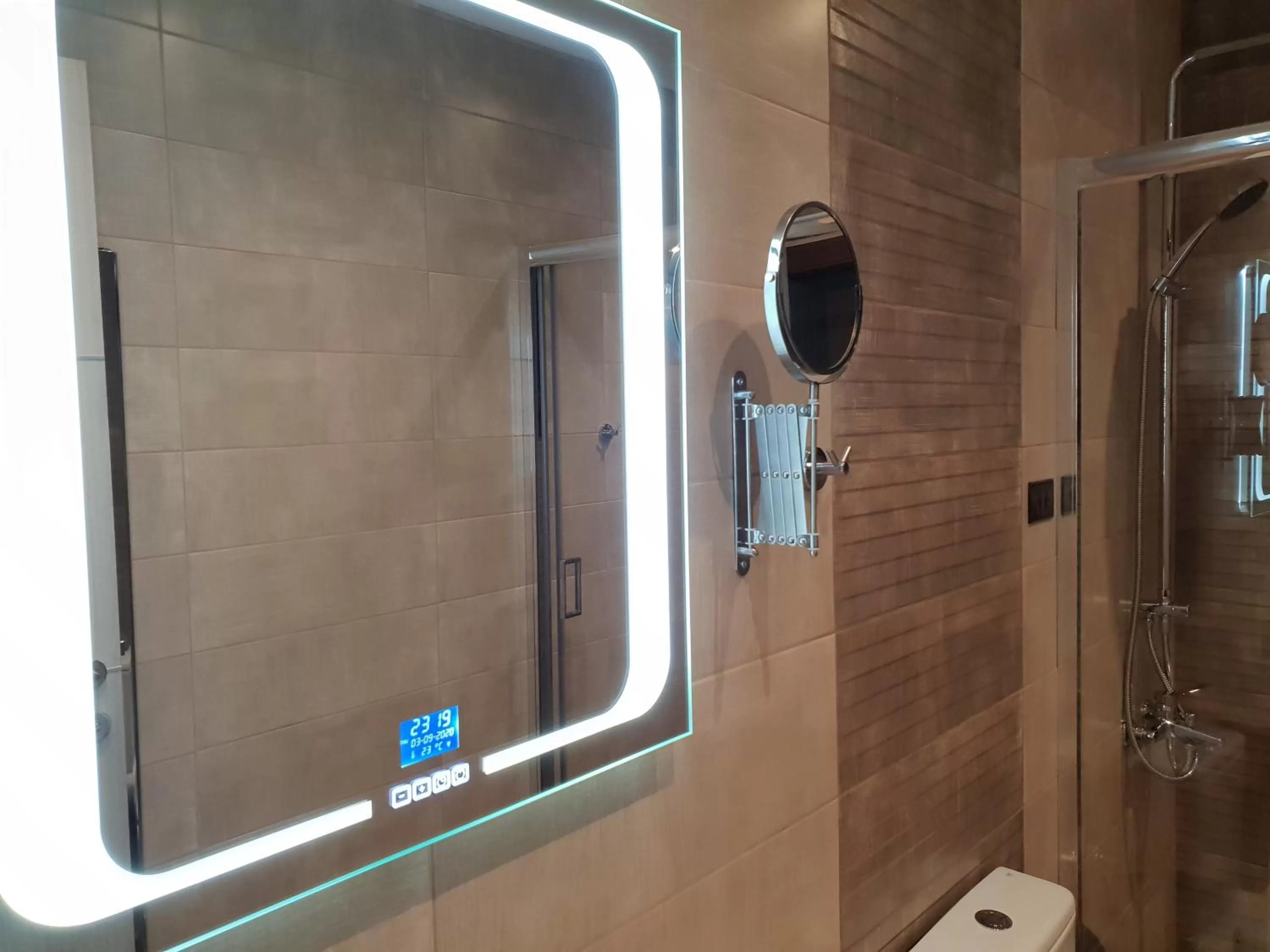 Bathroom in Mondeus Inn Luxury