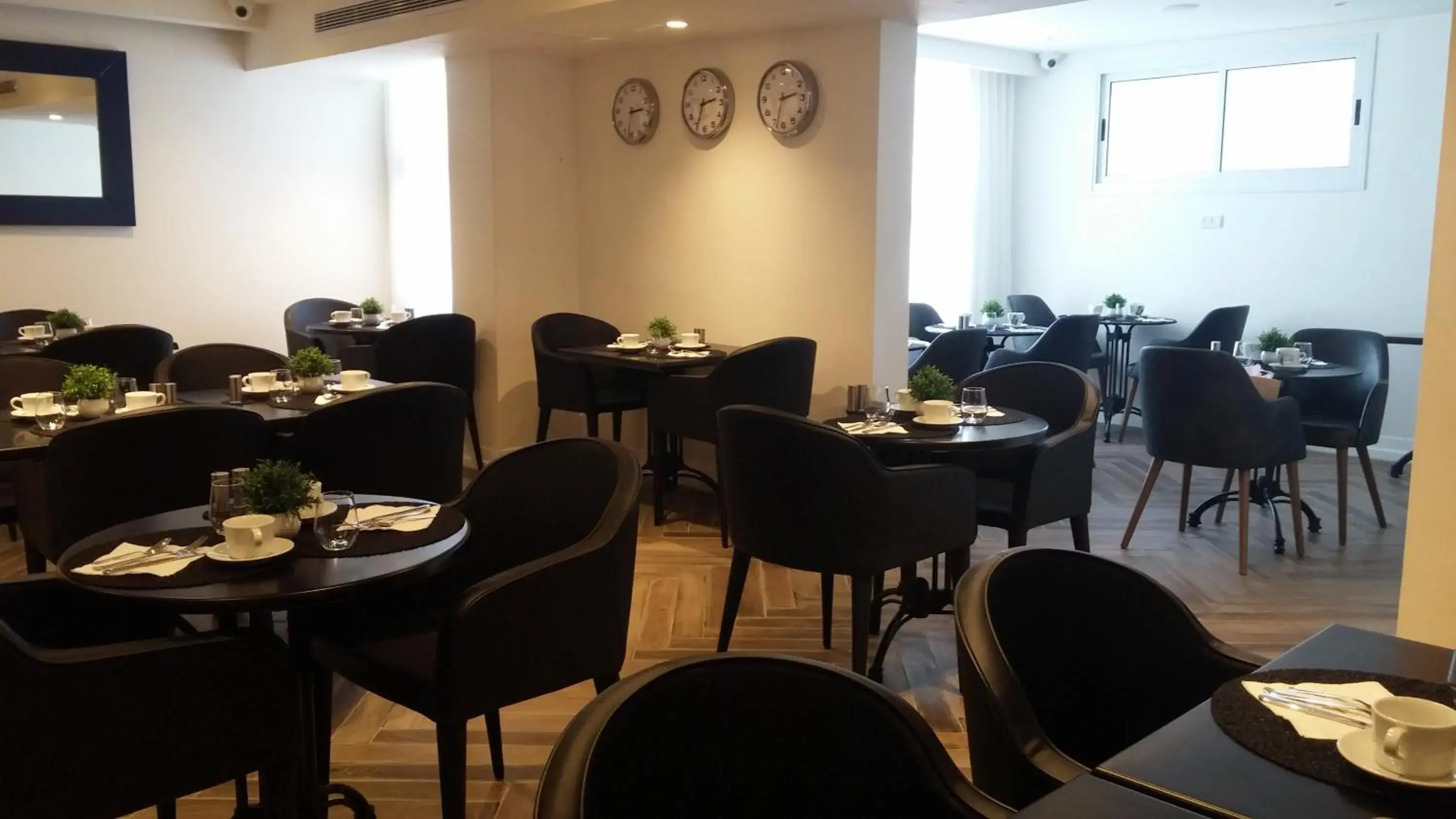 Restaurant/Places to Eat in Kikar Boutique Hotel
