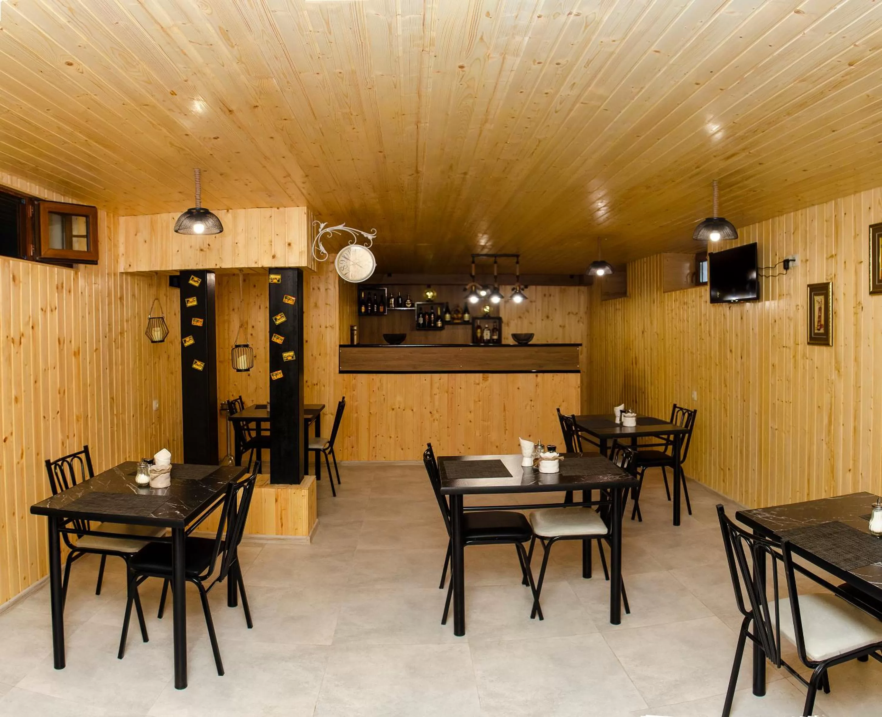 Communal lounge/ TV room in Hotel S.R