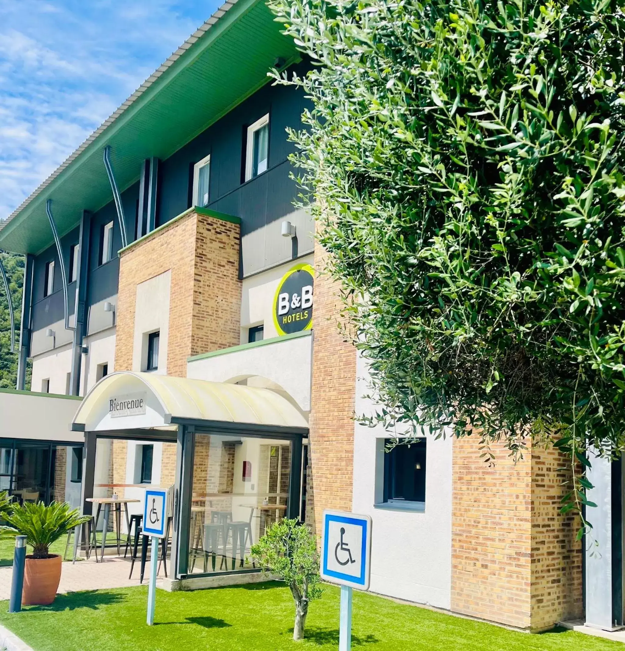 B&B HOTEL Aubagne Gémenos B&B HOTEL Aubagne Gémenos