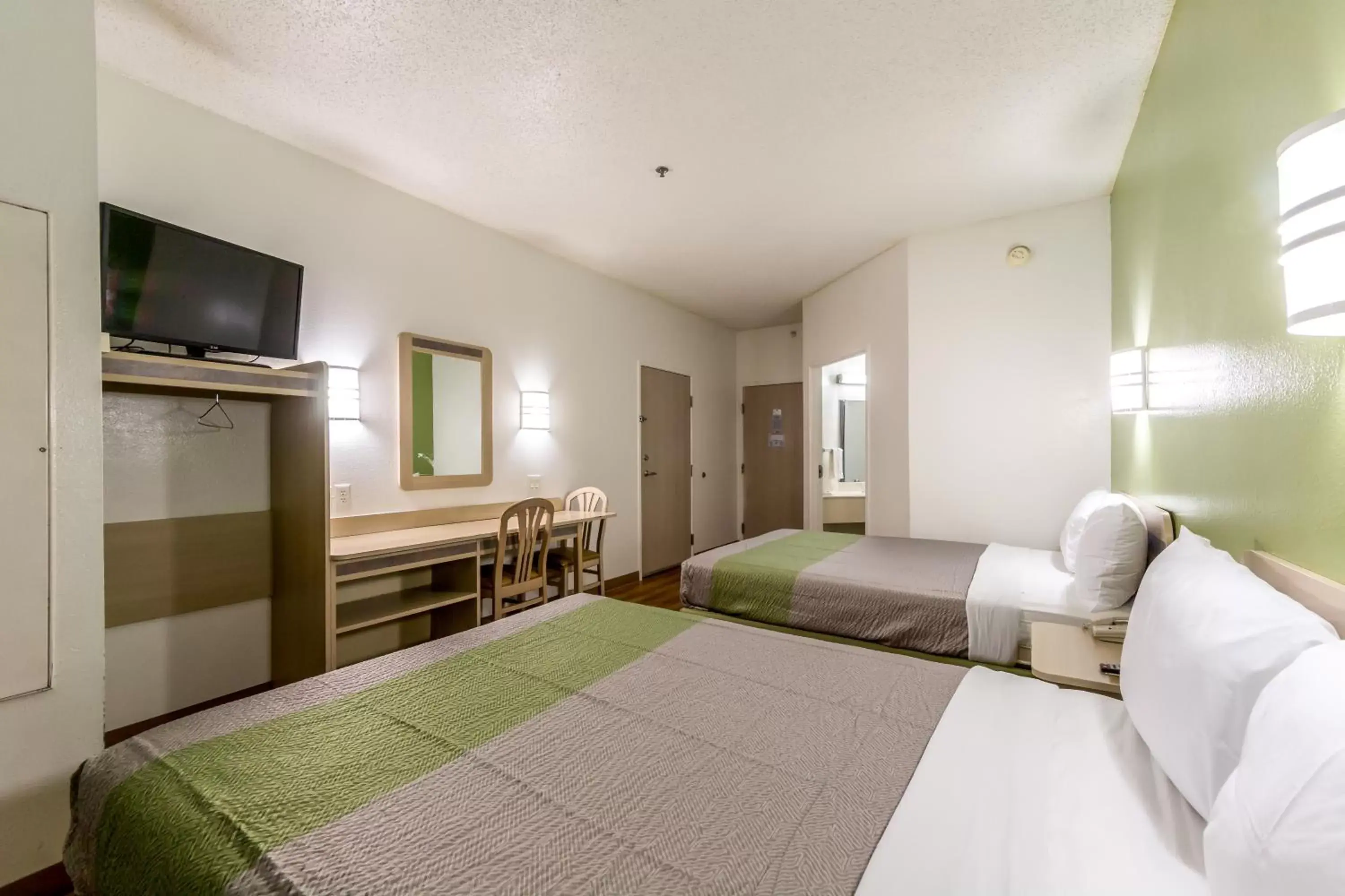 Bed in Motel 6-San Antonio, TX - South