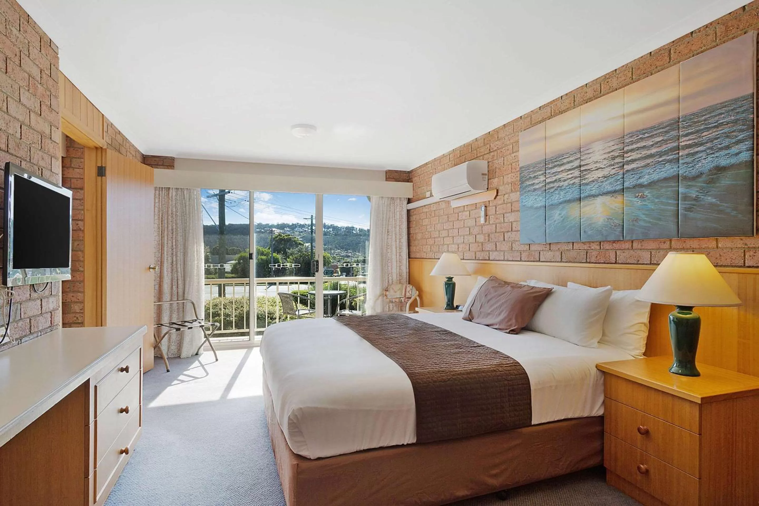Photo of the whole room, Bed in Merimbula Sapphire Motel