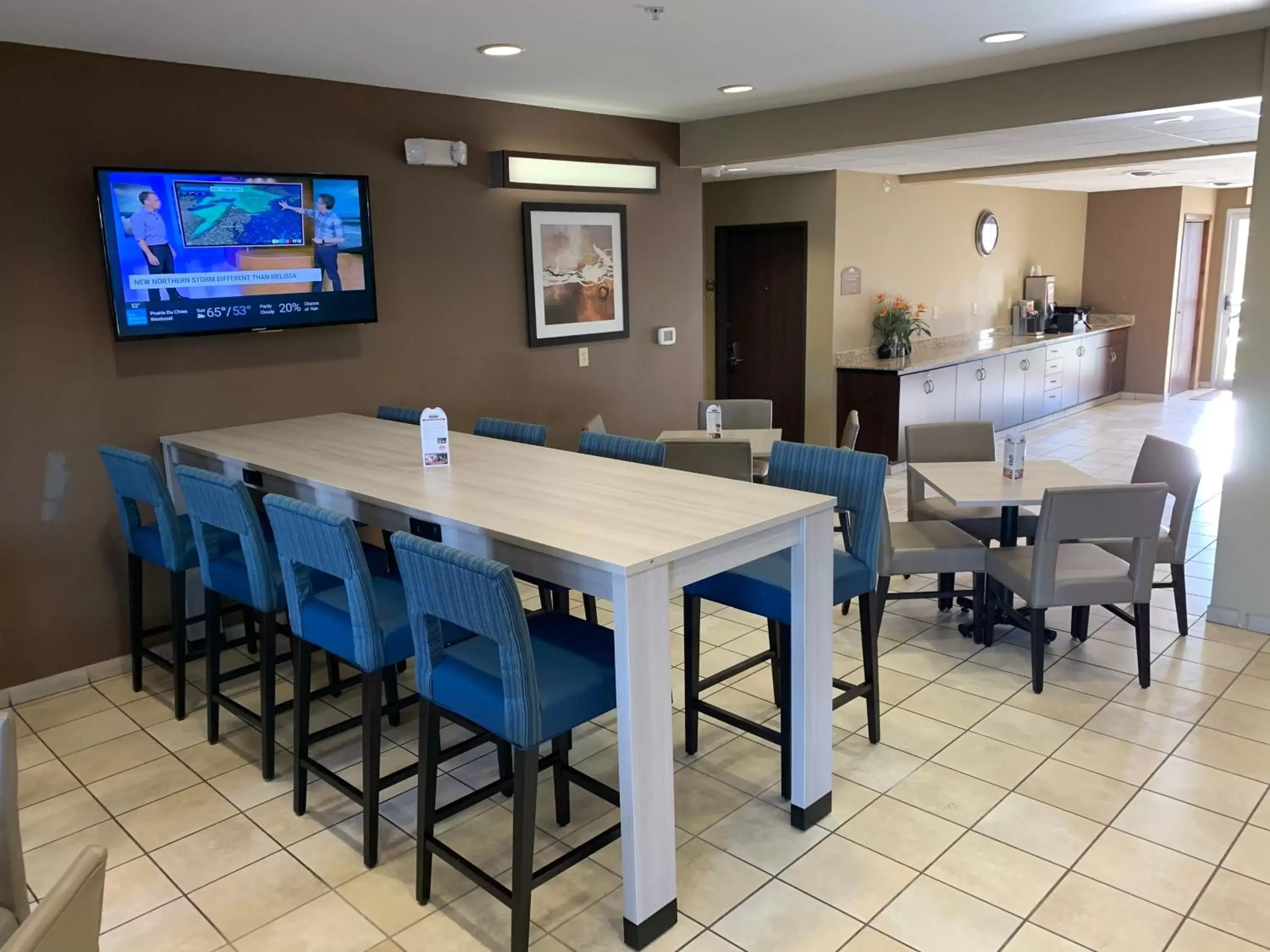 Food and drinks in Microtel Inn & Suites by Wyndham Prairie du Chien