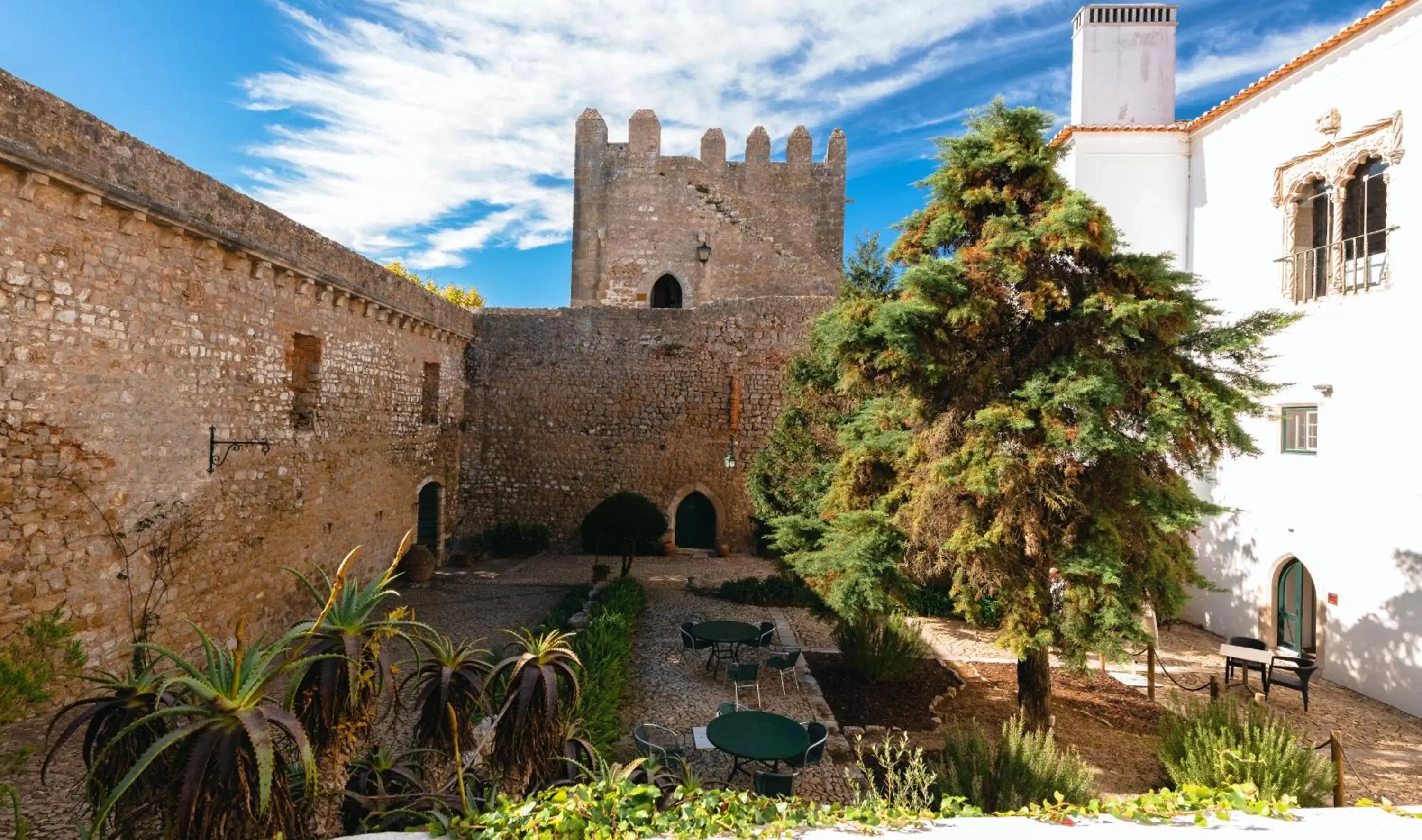 Garden, Property Building in Pousada Castelo de Obidos