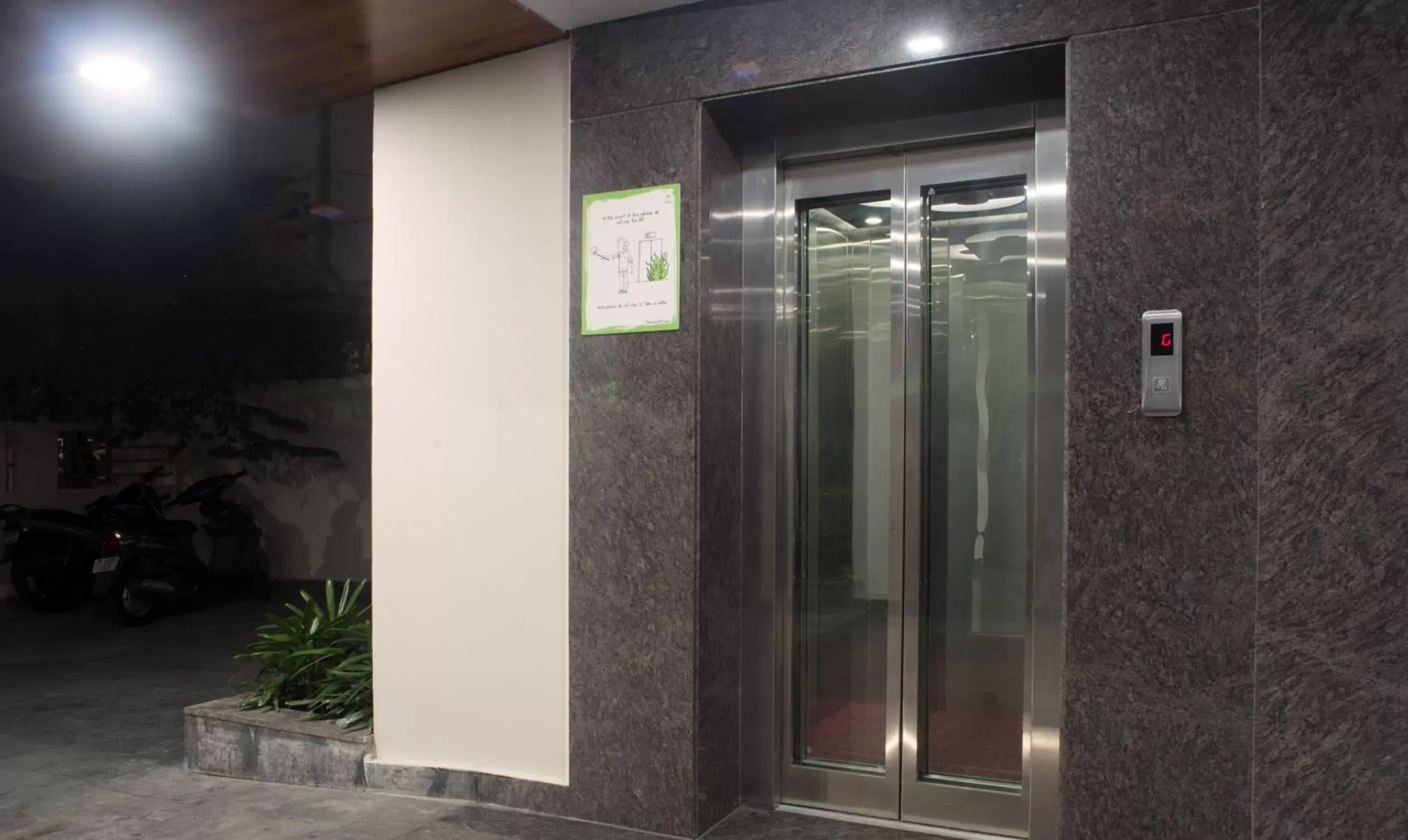 elevator in Treebo Trend Celeste