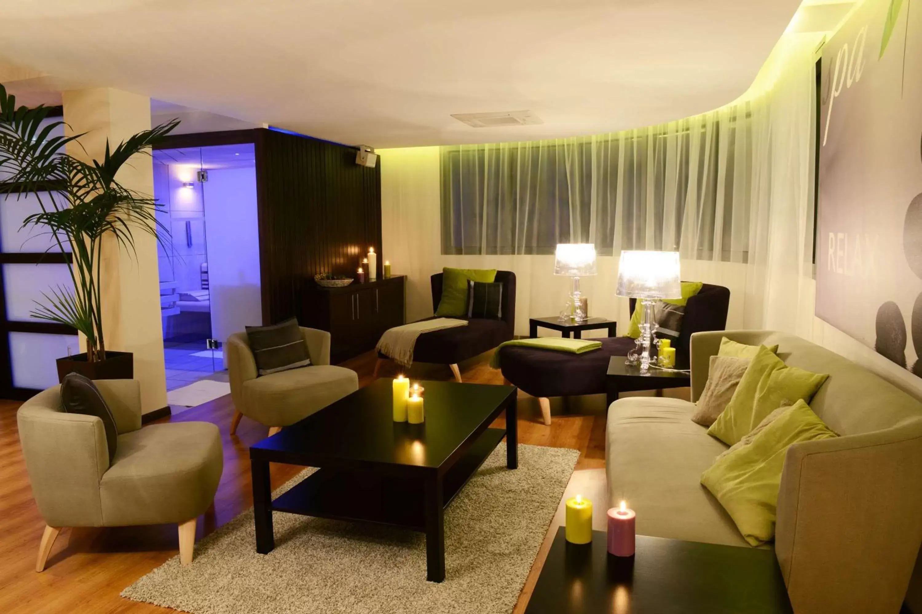 Sauna, Seating Area in Radisson Blu Hotel Biarritz