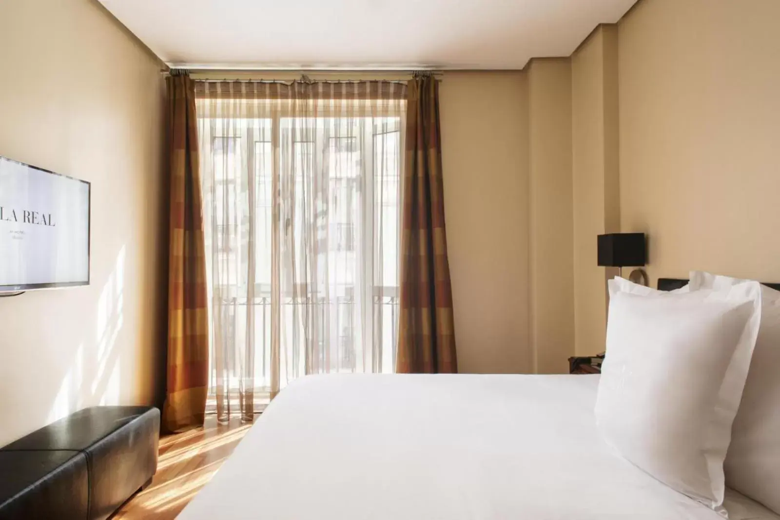 Bed in Hotel Villa Real, a member of Preferred Hotels & Resorts Bed in Hotel Villa Real, a member of Preferred Hotels & Resorts