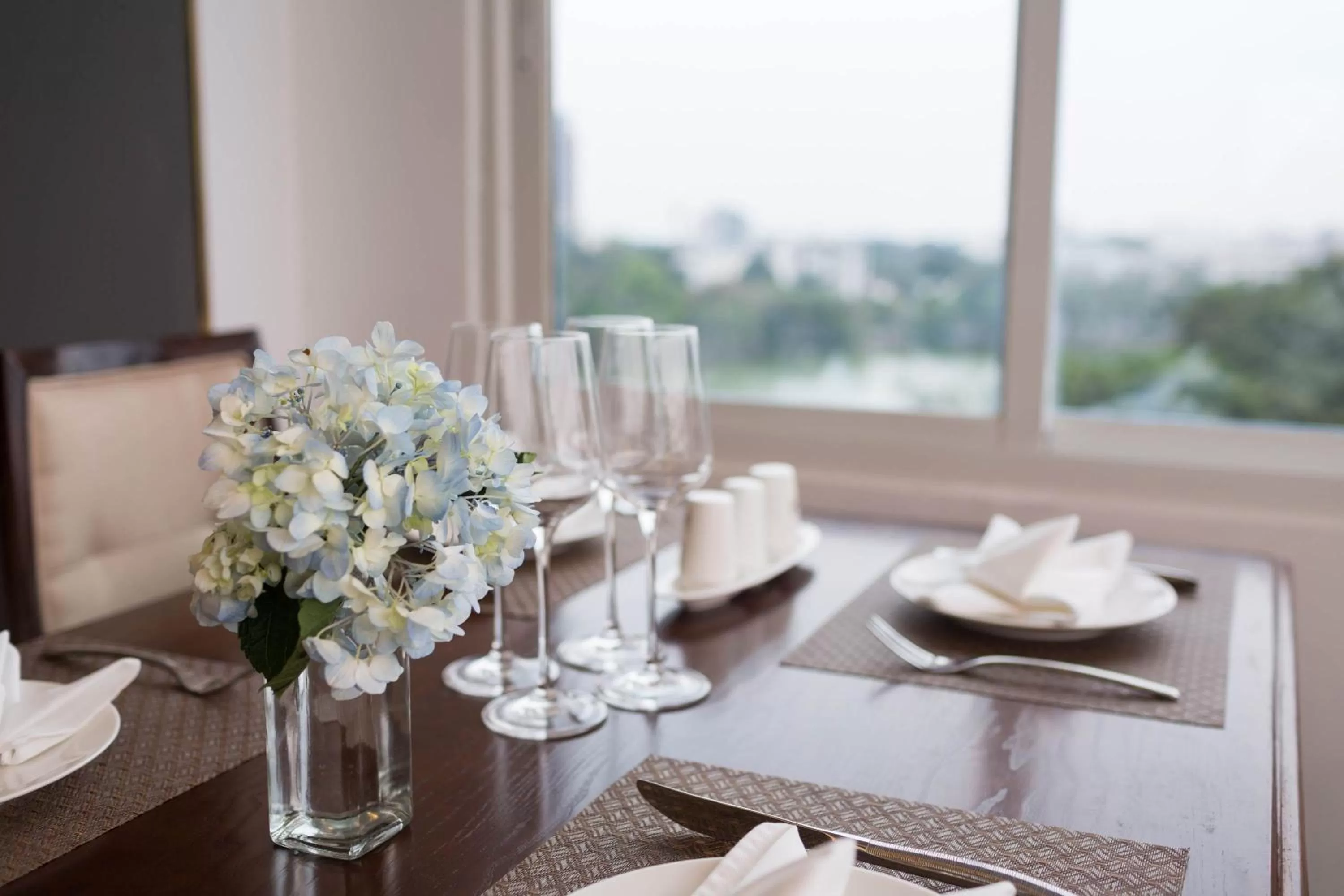 Restaurant/places to eat in Bonsella Hotel