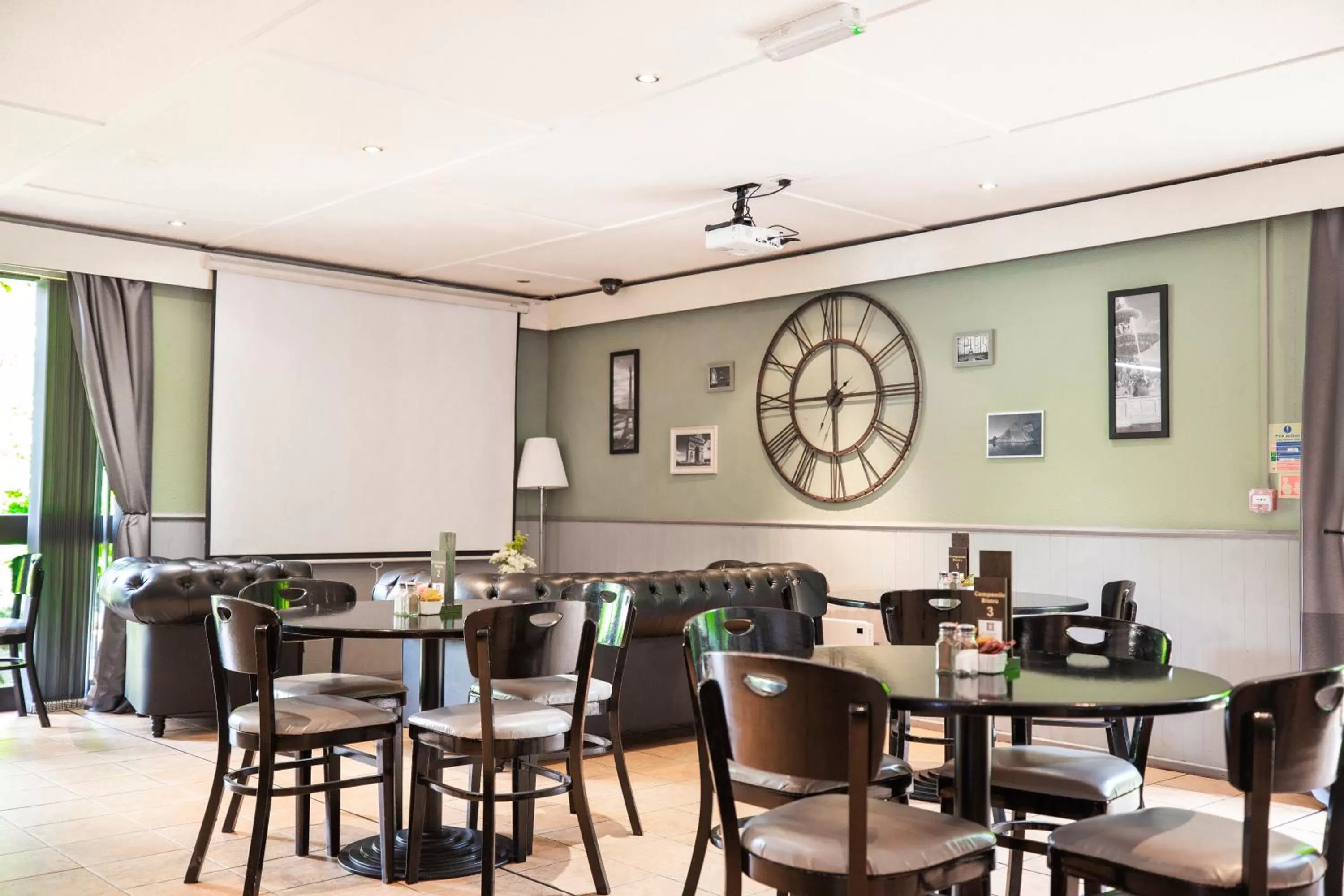 Restaurant/places to eat in Campanile Hotel - Washington