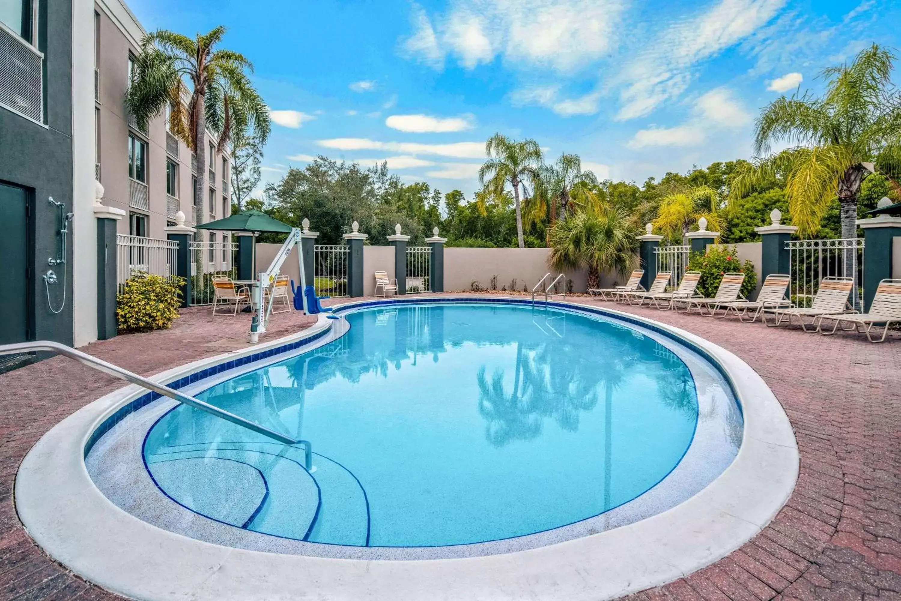 Pool view, Swimming Pool in La Quinta by Wyndham Naples Downtown