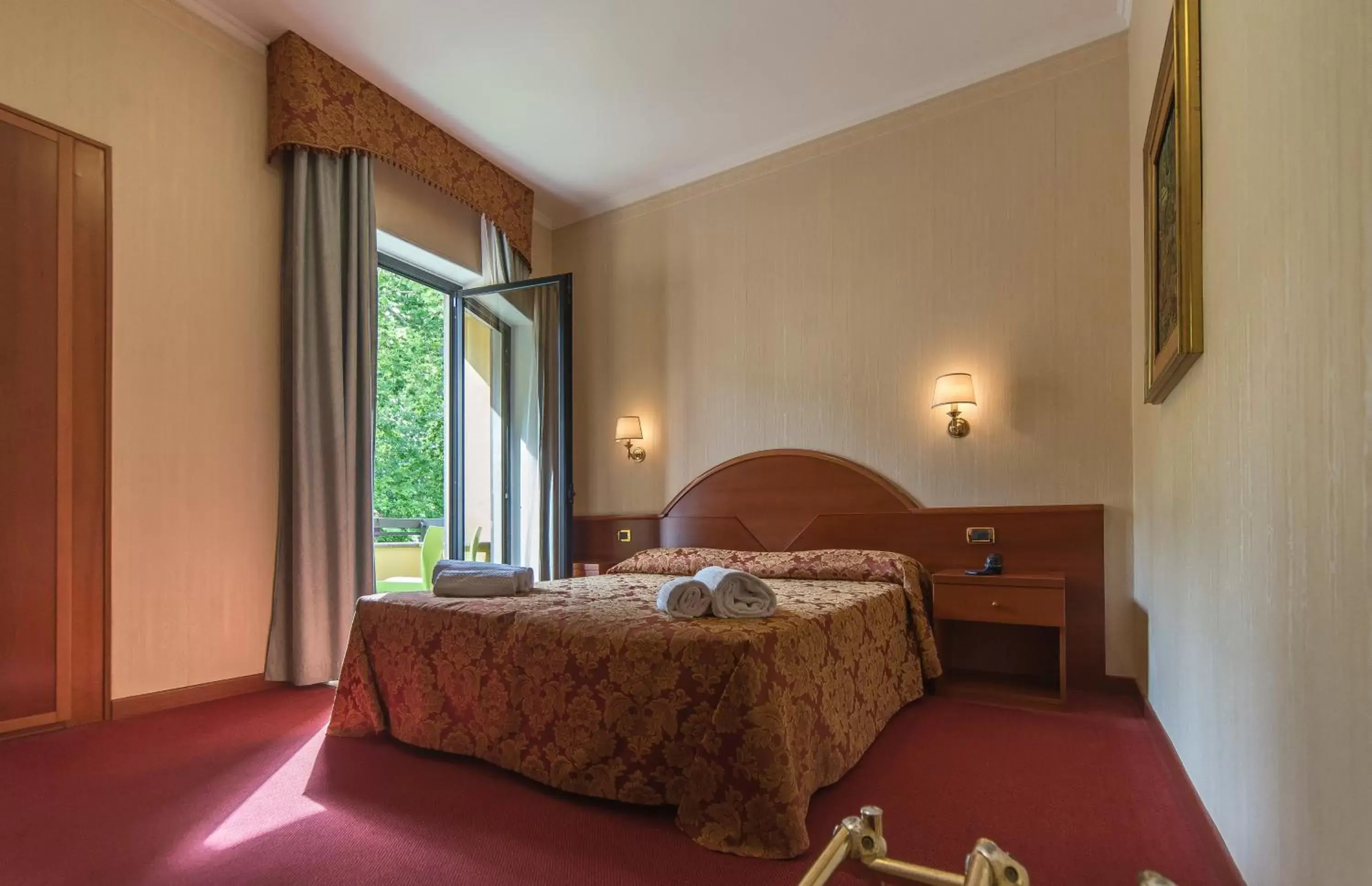 Day, Bed in Hotel Columbus sul Lago