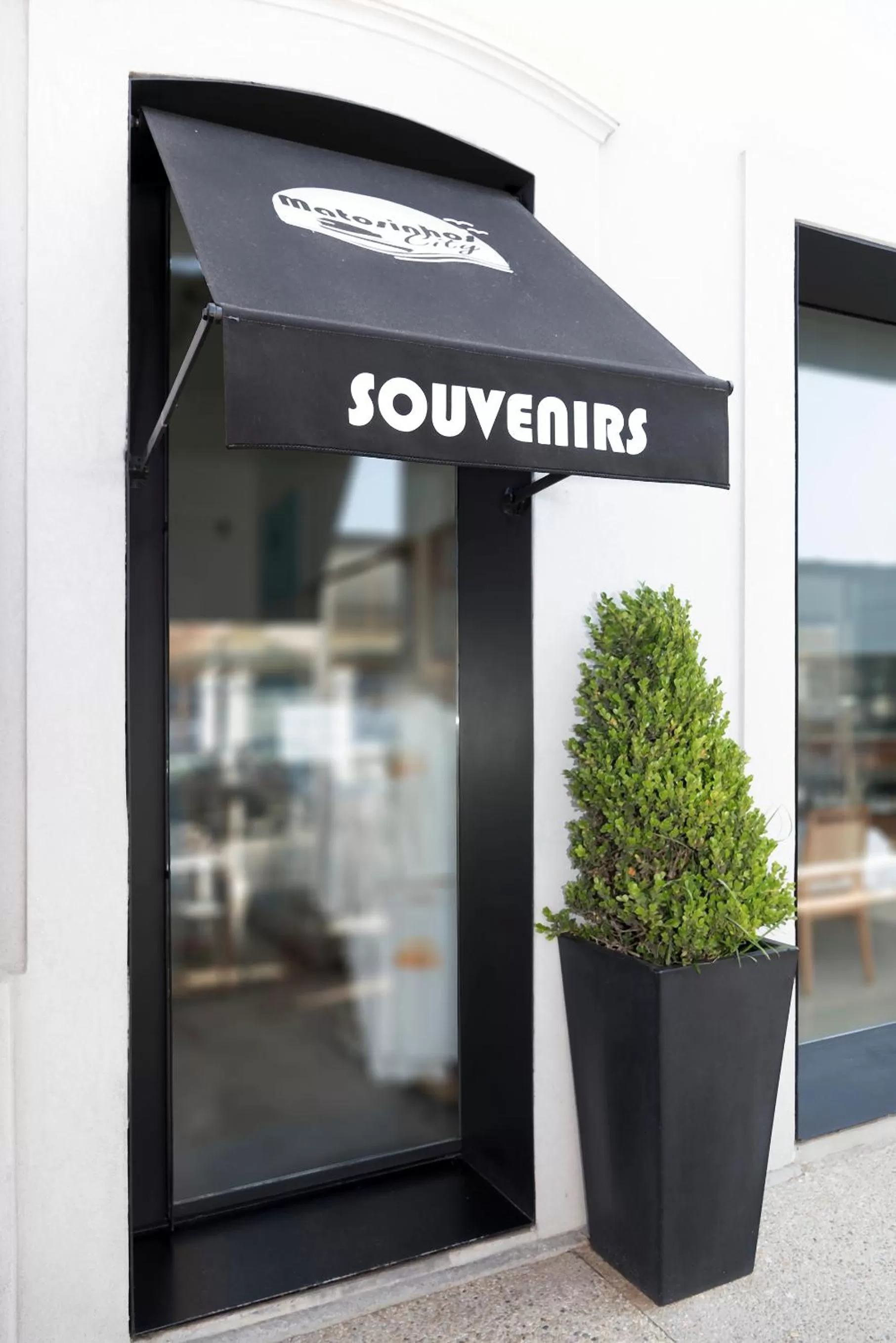 On-site shops in O Valentim