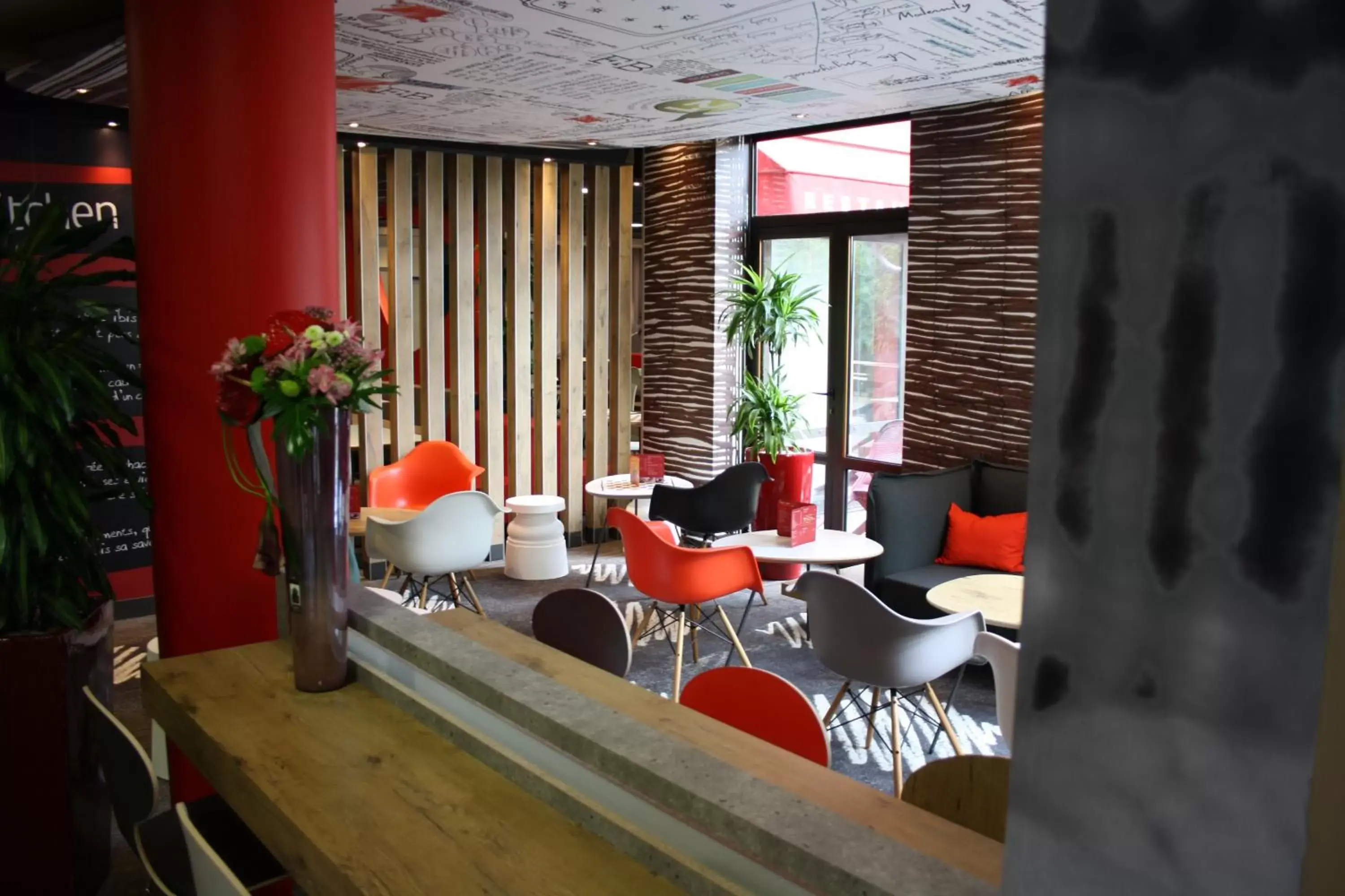 Restaurant/places to eat in ibis Lille Centre Gares