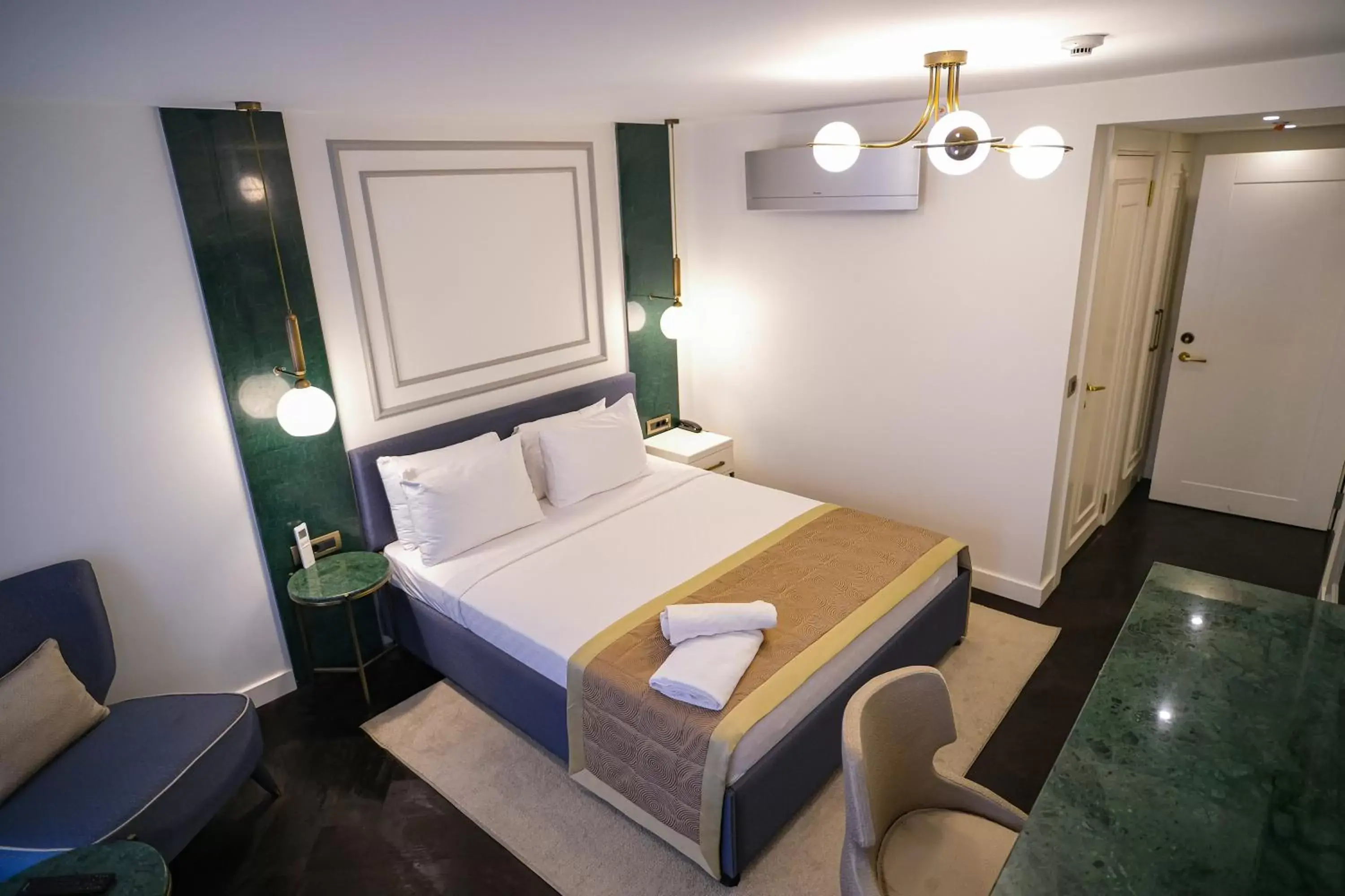 Bed in Pera Rasso Hotel Bed in Pera Rasso Hotel