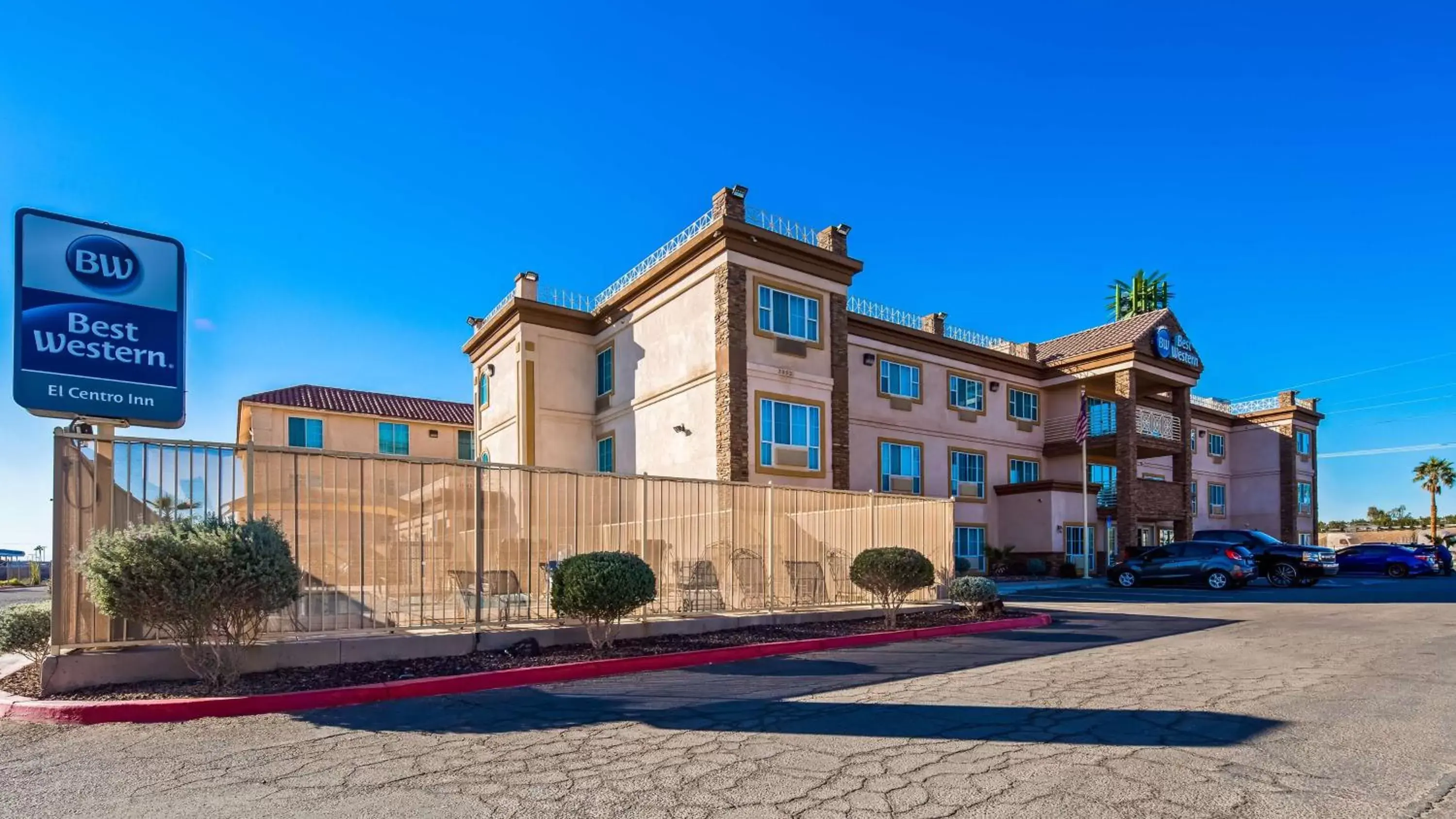 Property Building in Best Western El Centro Inn