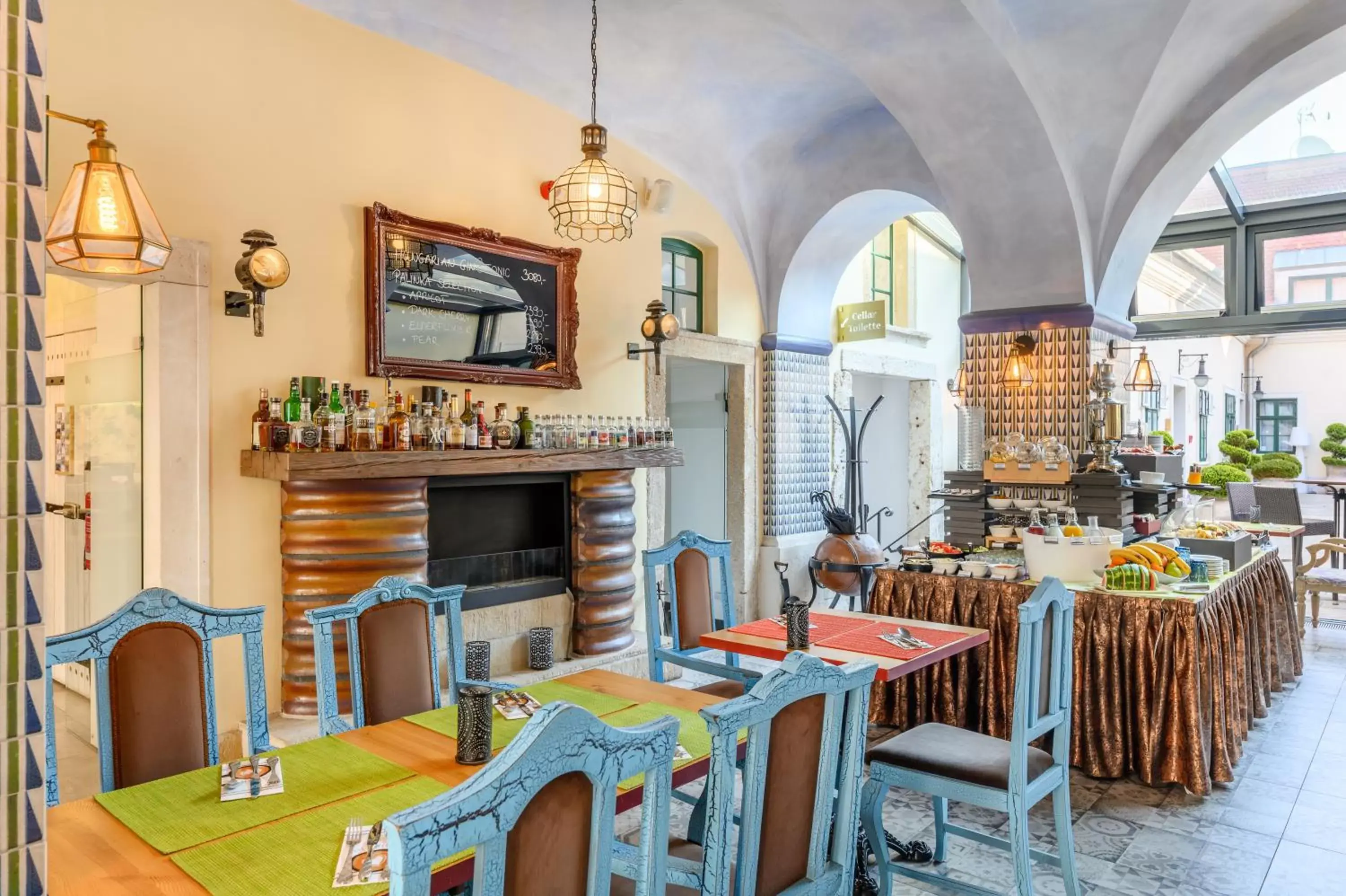 Restaurant/places to eat in Maison Bistro & Hotel Restaurant/places to eat in Maison Bistro & Hotel