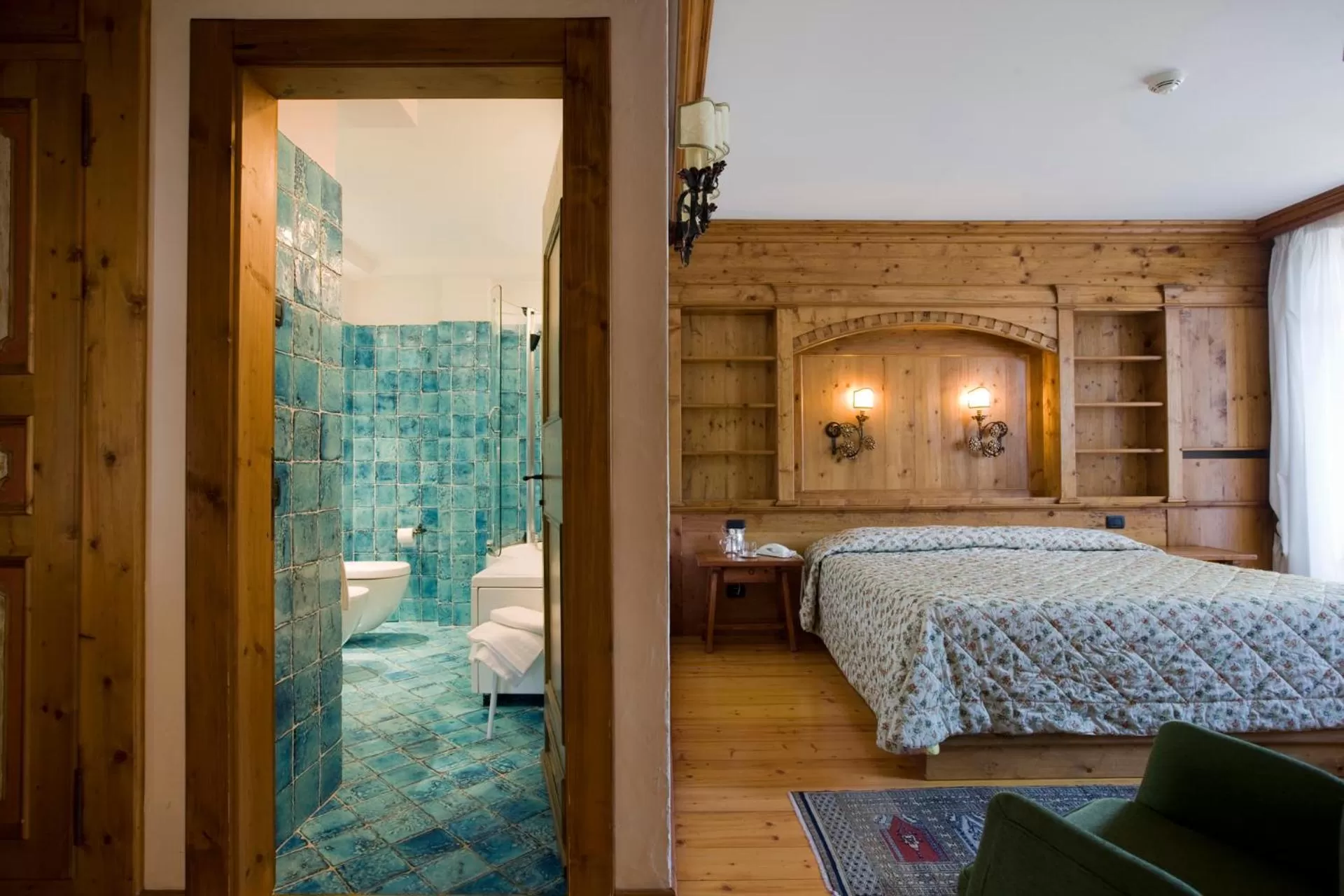 Photo of the whole room, Bed in Hotel Cortina