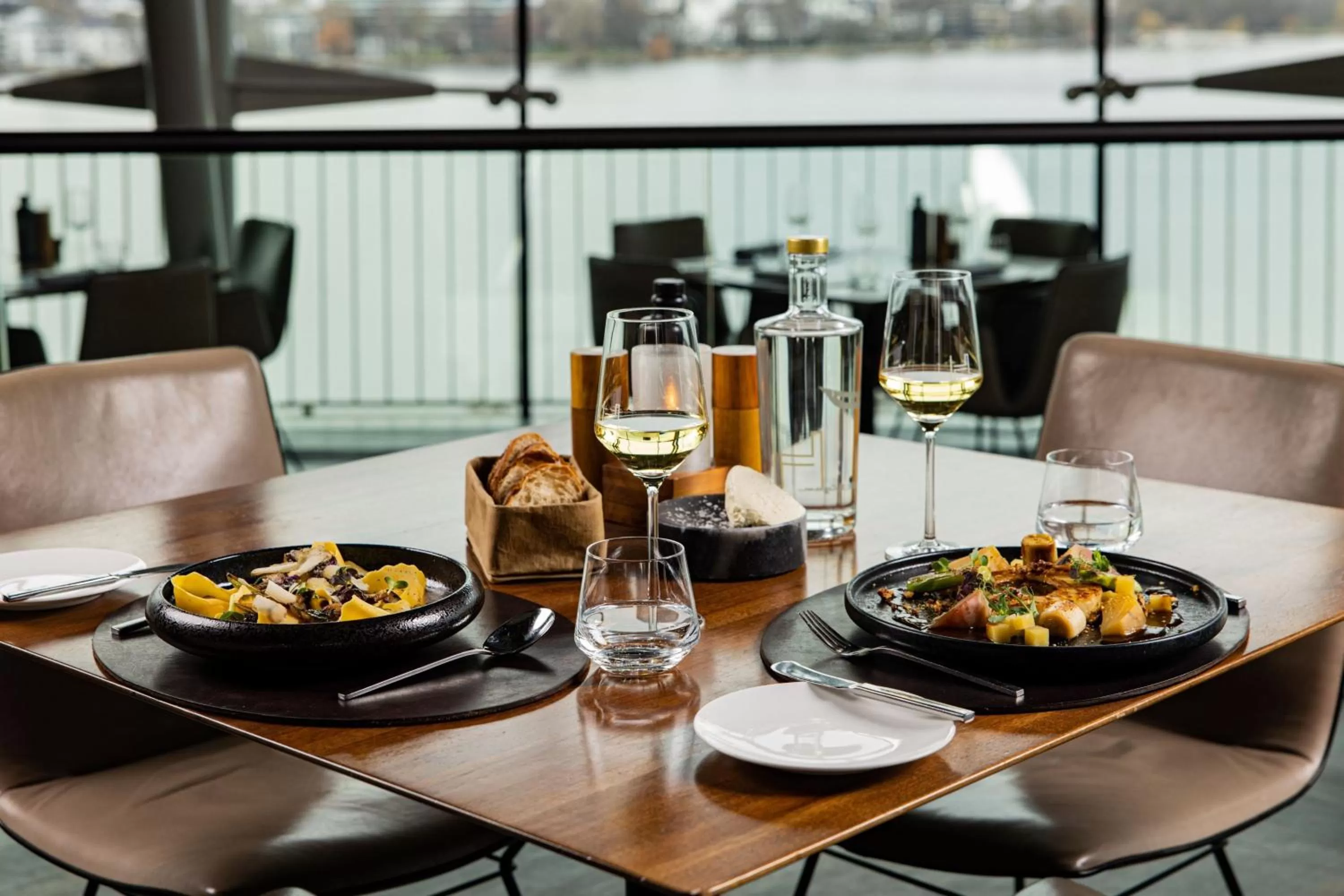 Restaurant/places to eat in Le Méridien Hamburg