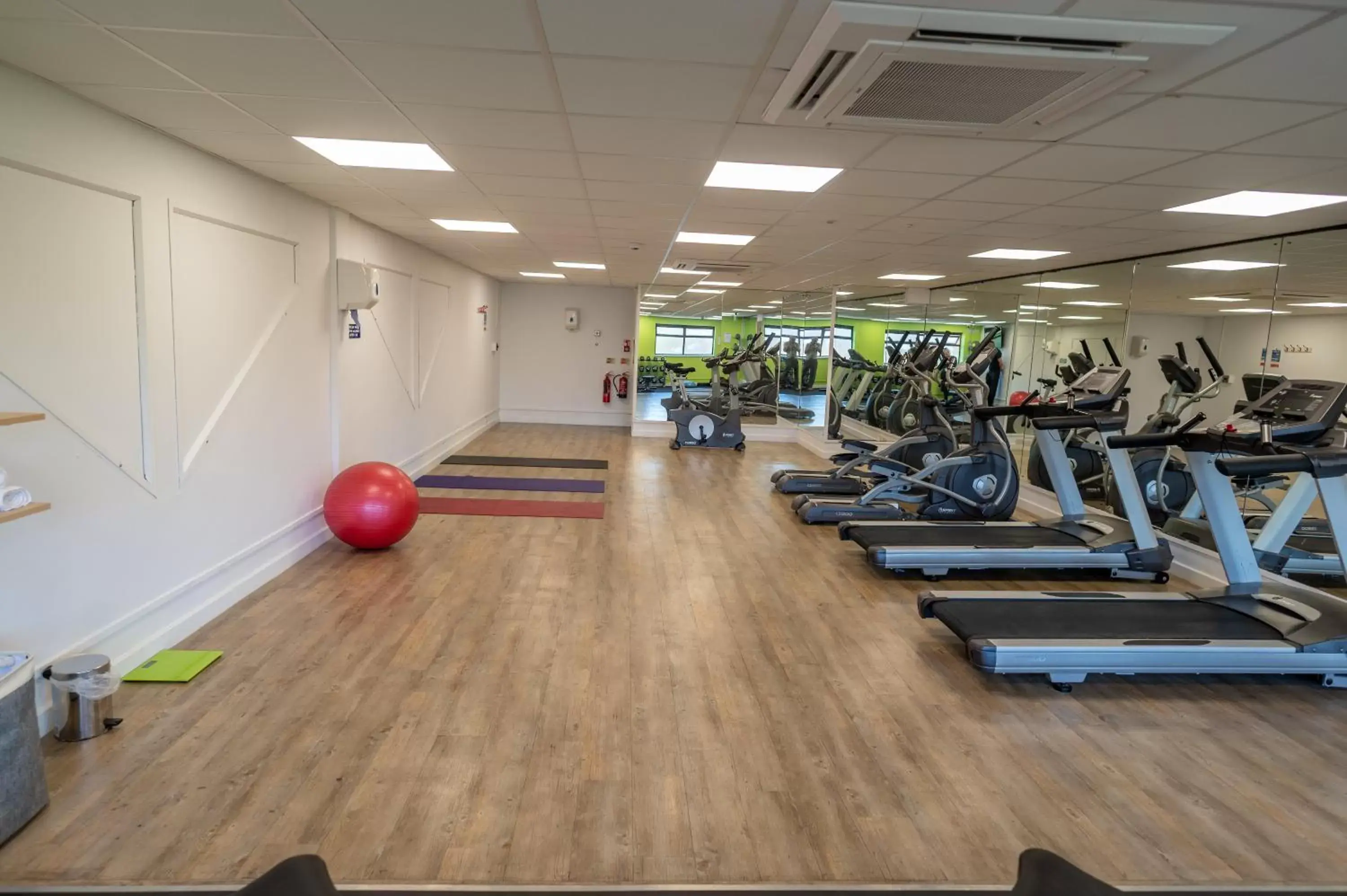 Fitness centre/facilities, Fitness Center/Facilities in Holiday Inn - Leicester - Wigston, an IHG Hotel
