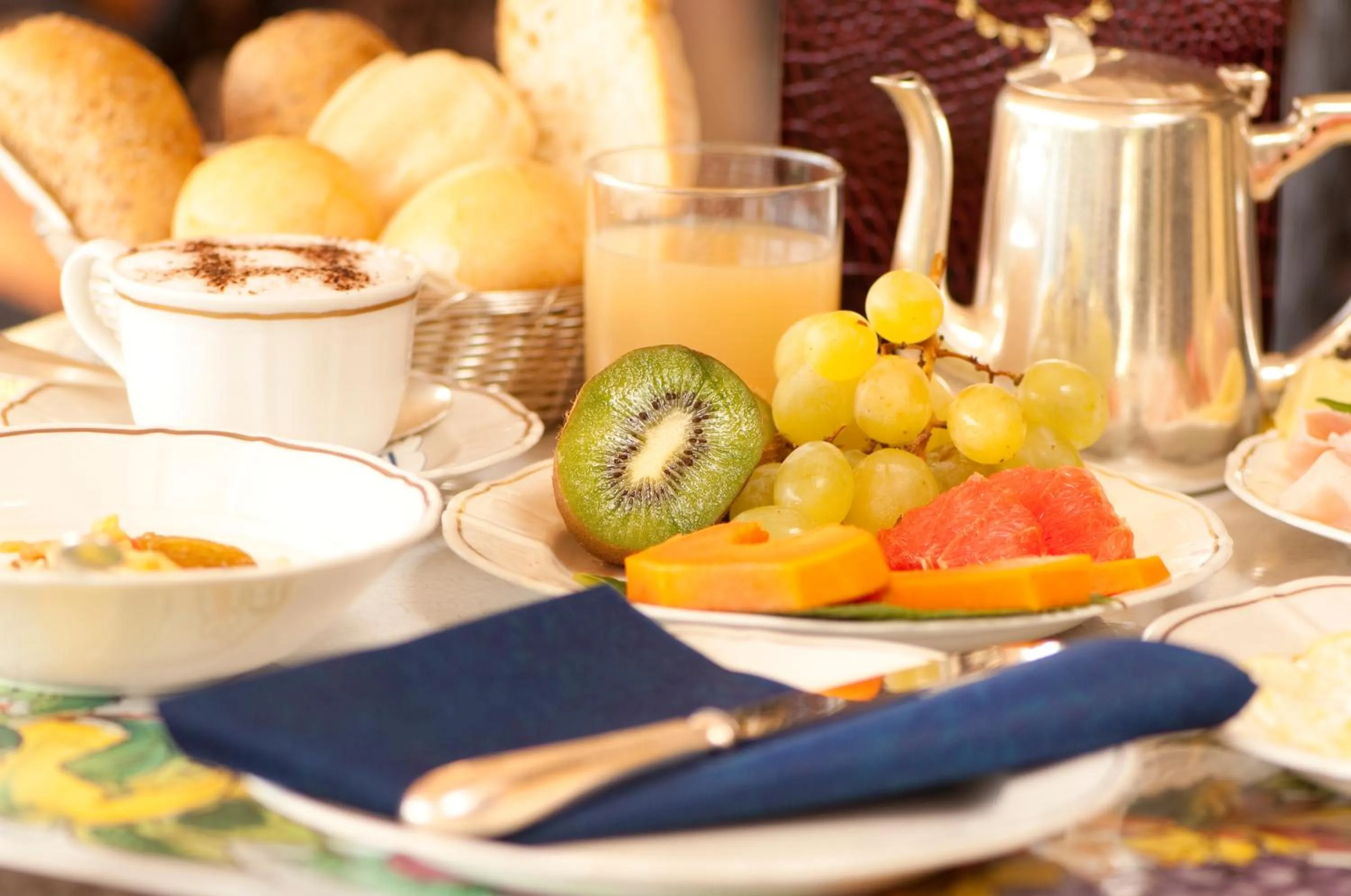 Restaurant/places to eat in Villa Madrina Lovely and Dynamic Hotel