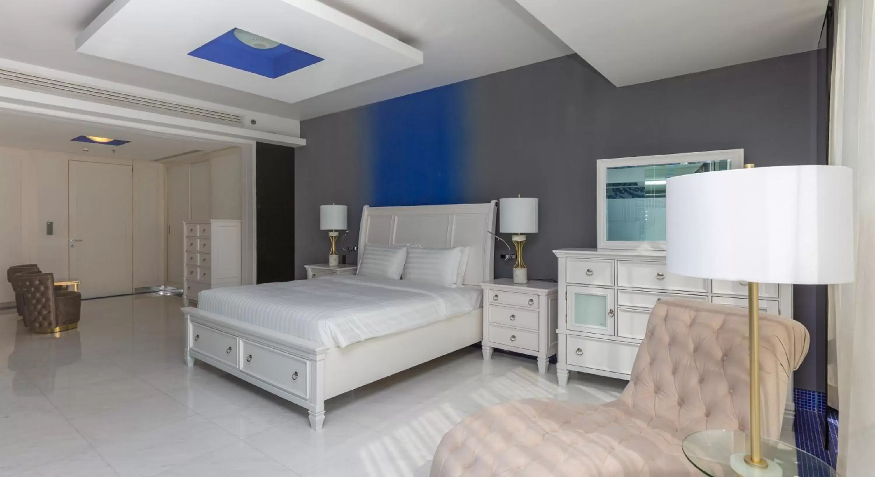 Bedroom, Bed in Ezdan Hotels Doha