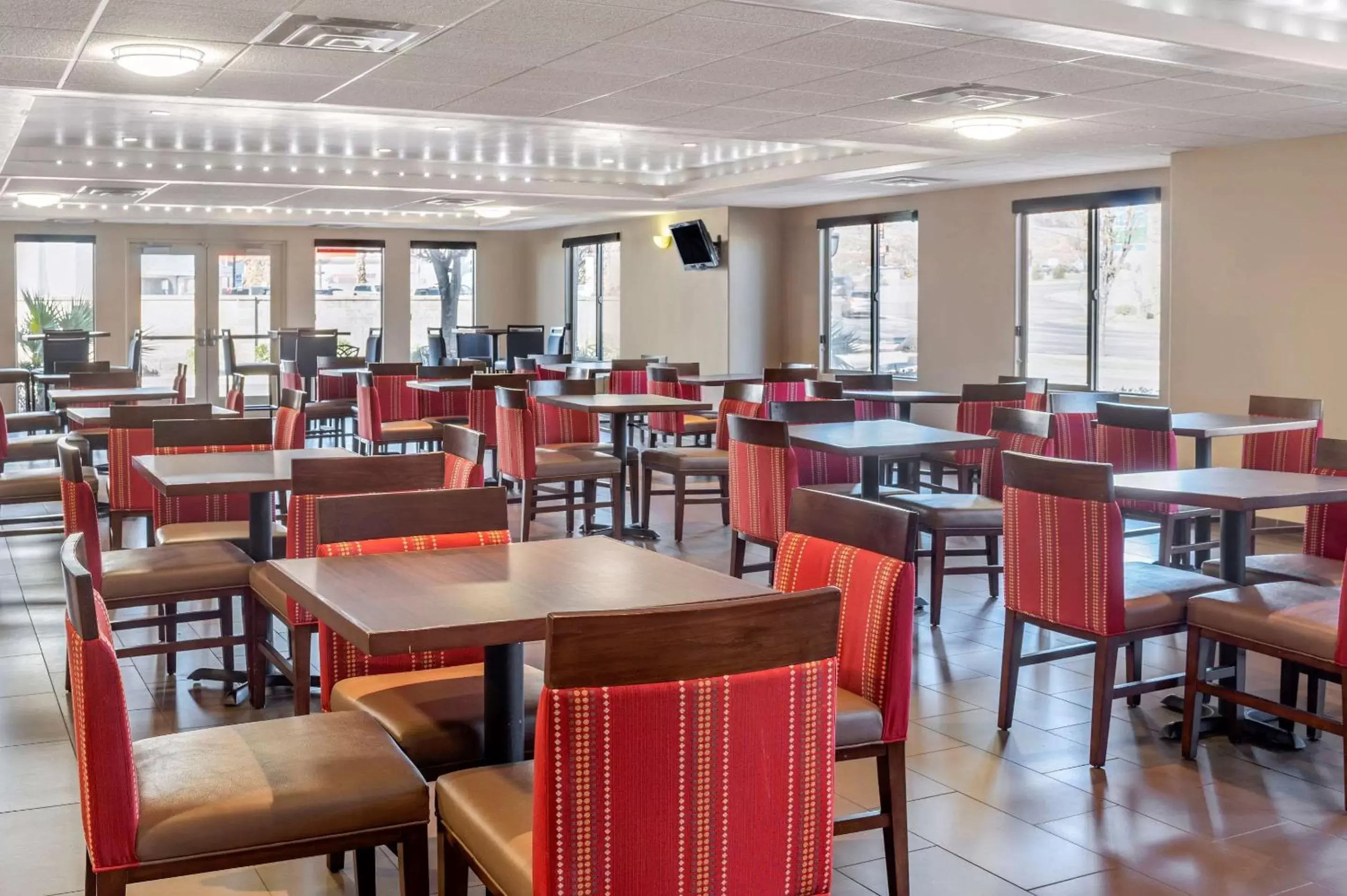 Restaurant/Places to Eat in Comfort Inn at Convention Center Saint George