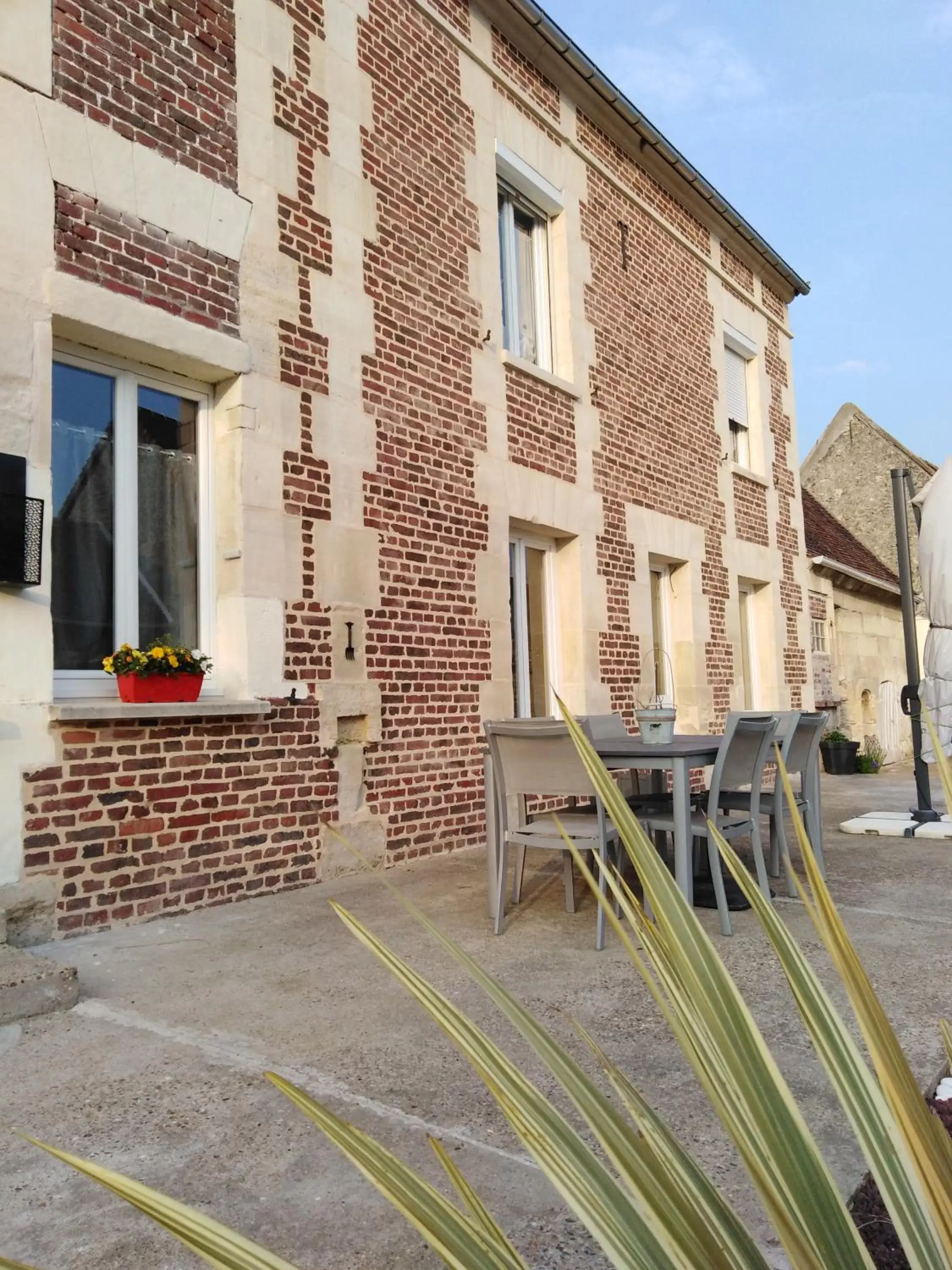 Patio, Property Building in Le clos du mont César