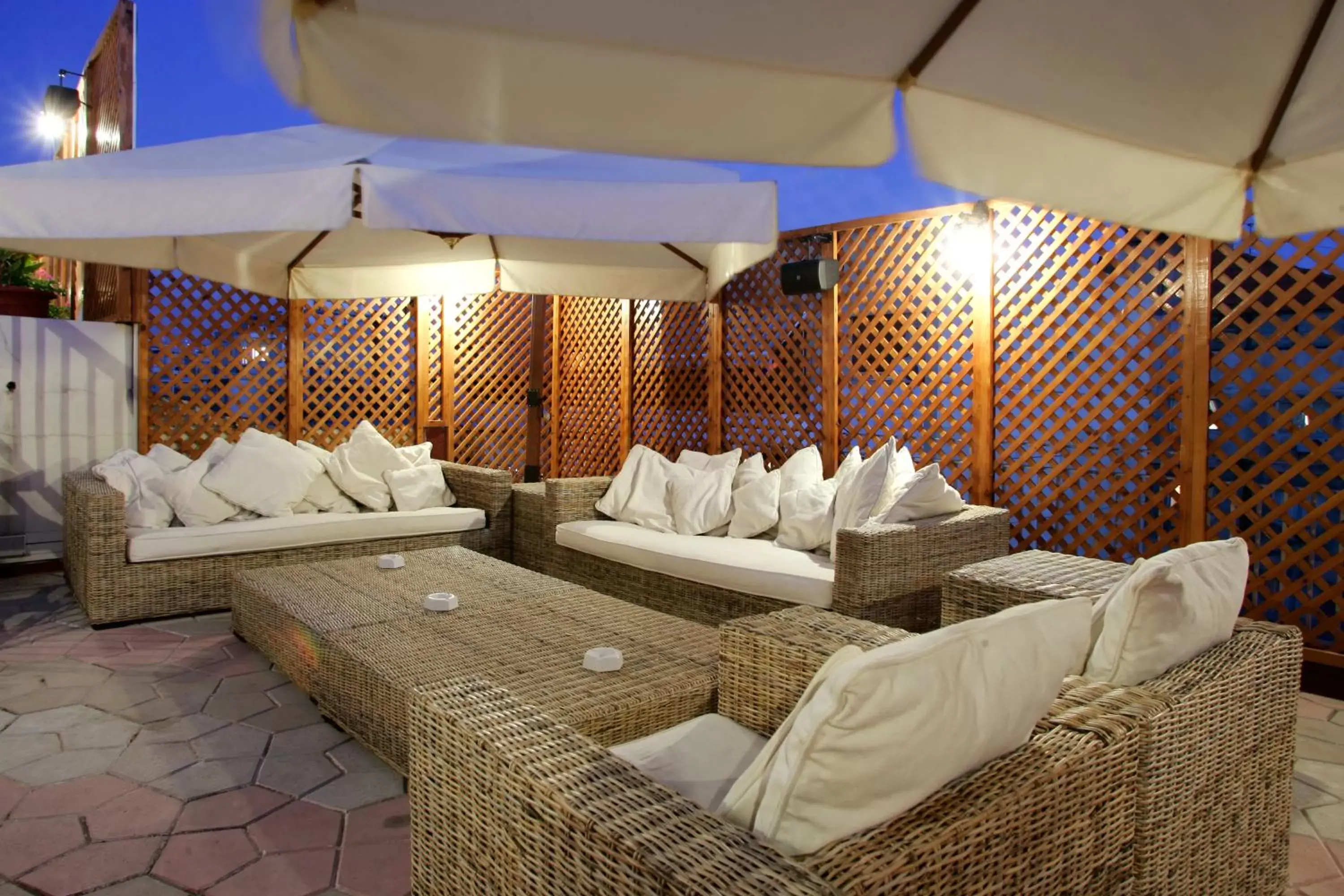 Balcony/Terrace in The Mayflower Hotel Balcony/Terrace in The Mayflower Hotel