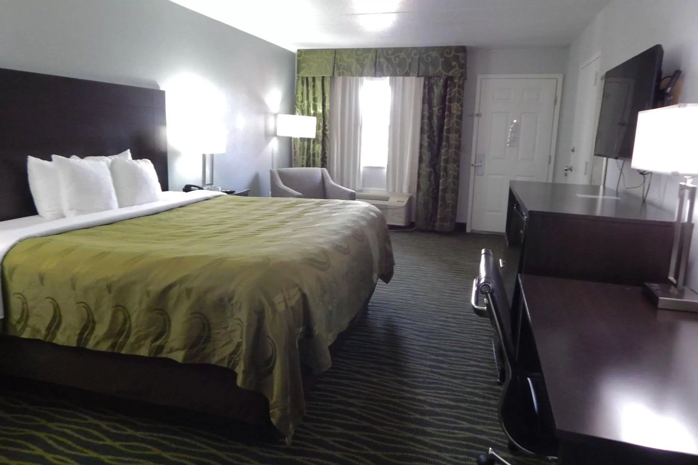 Bedroom, Bed in Quality Inn Siloam Springs West