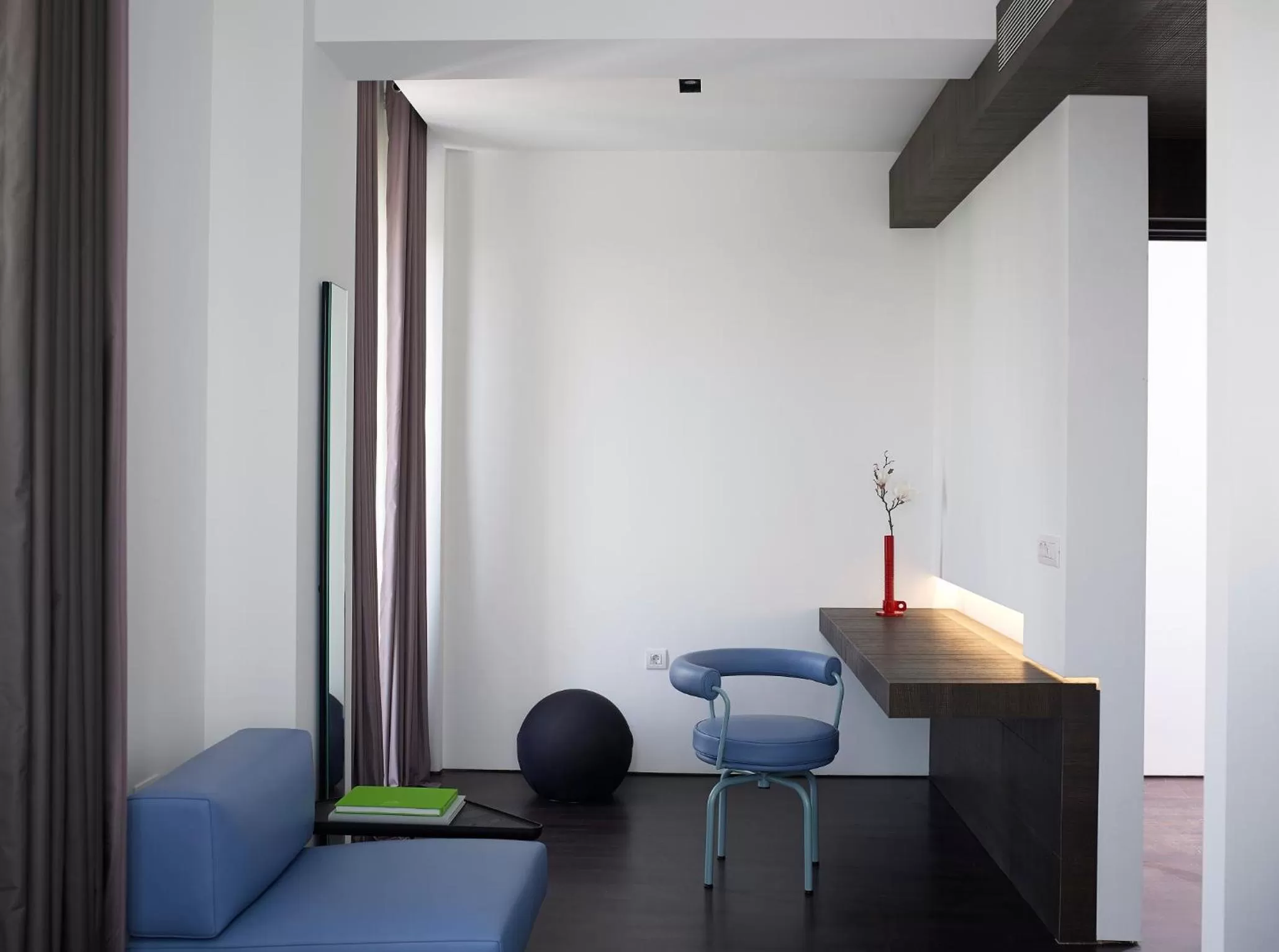 Decorative detail in Domotel Kastri