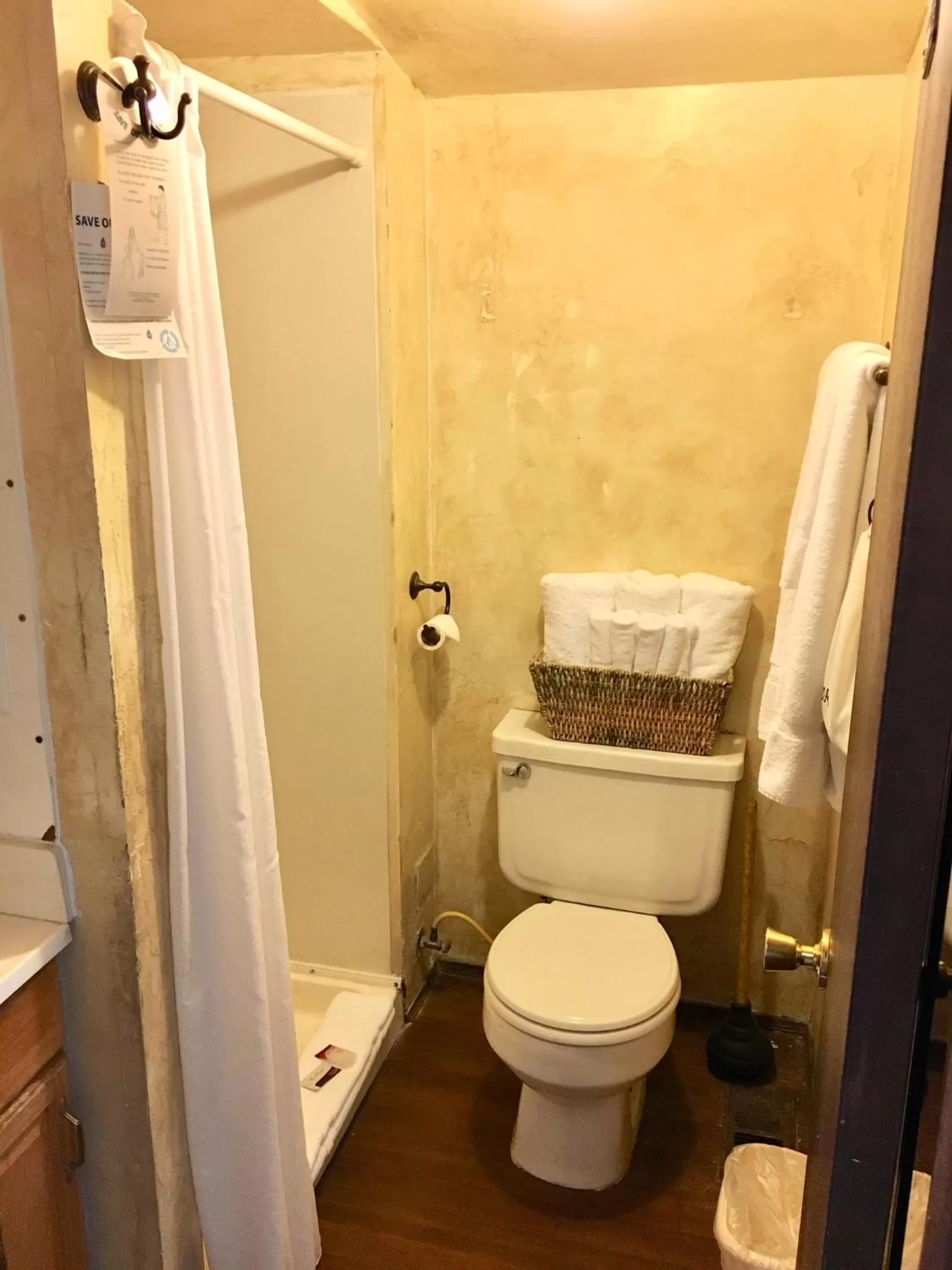 Bathroom in The Canyon Motel & RV Park