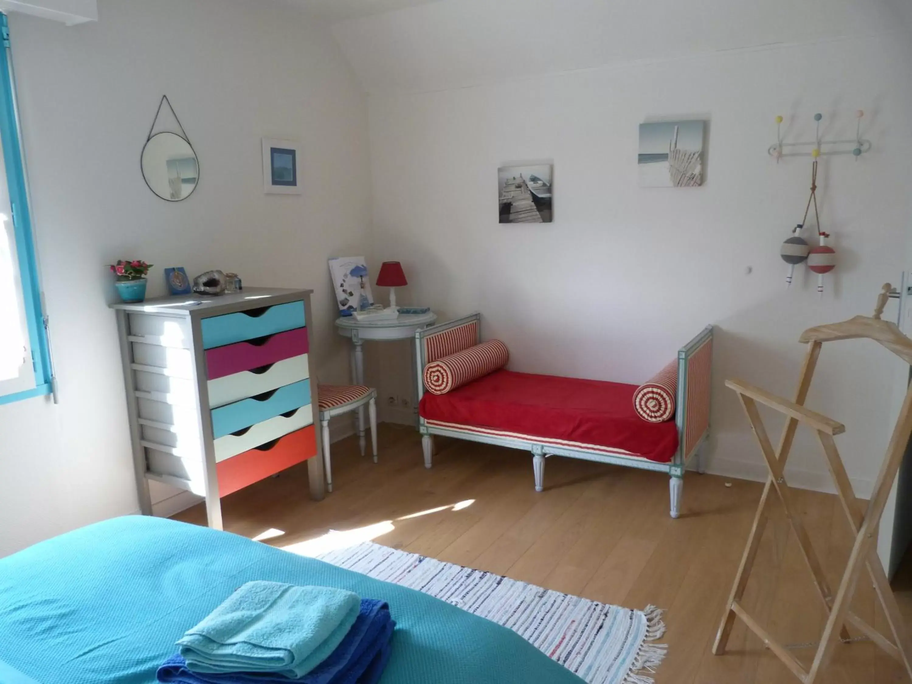 Bed, Seating Area in Chambres d'hôtes de Kerpunce