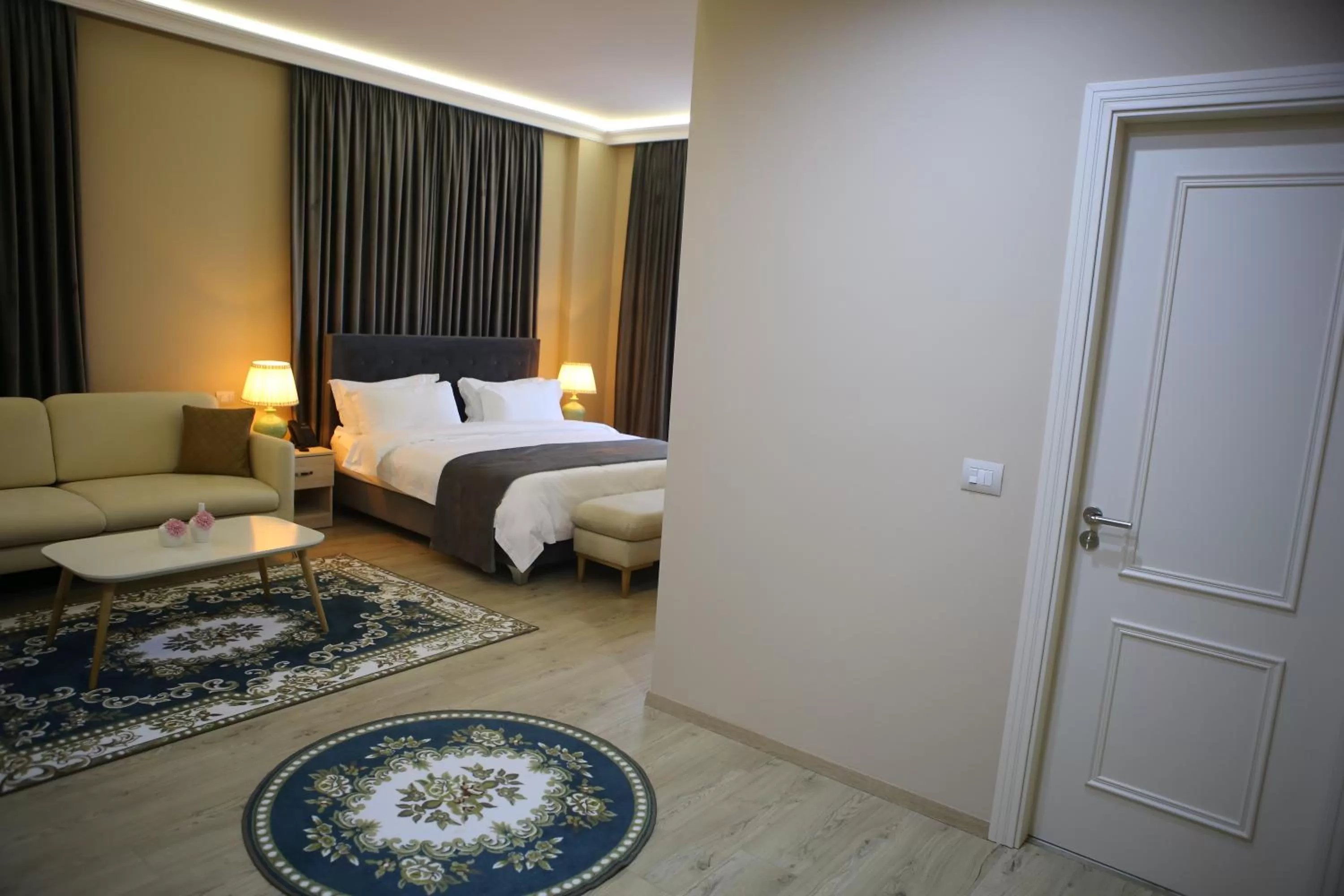 TV and multimedia, Bed in Hotel Colombo