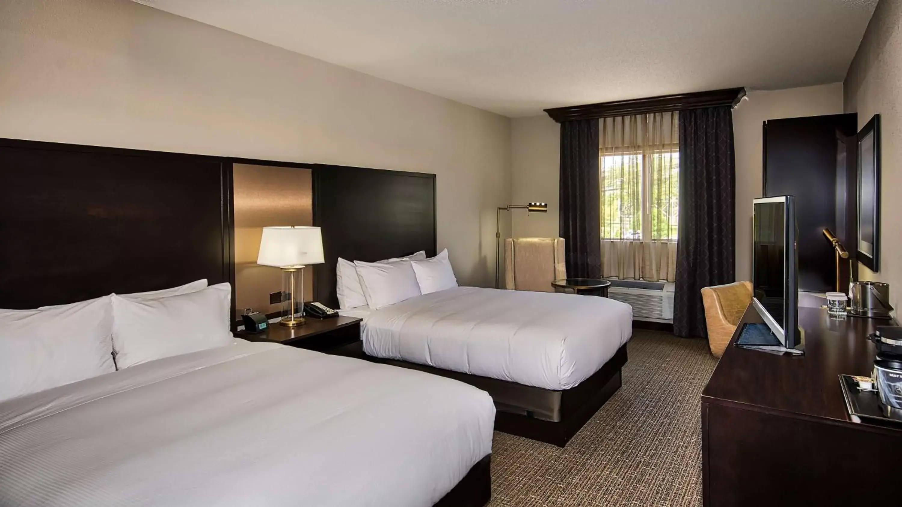 Bedroom, Bed in DoubleTree by Hilton Port Huron
