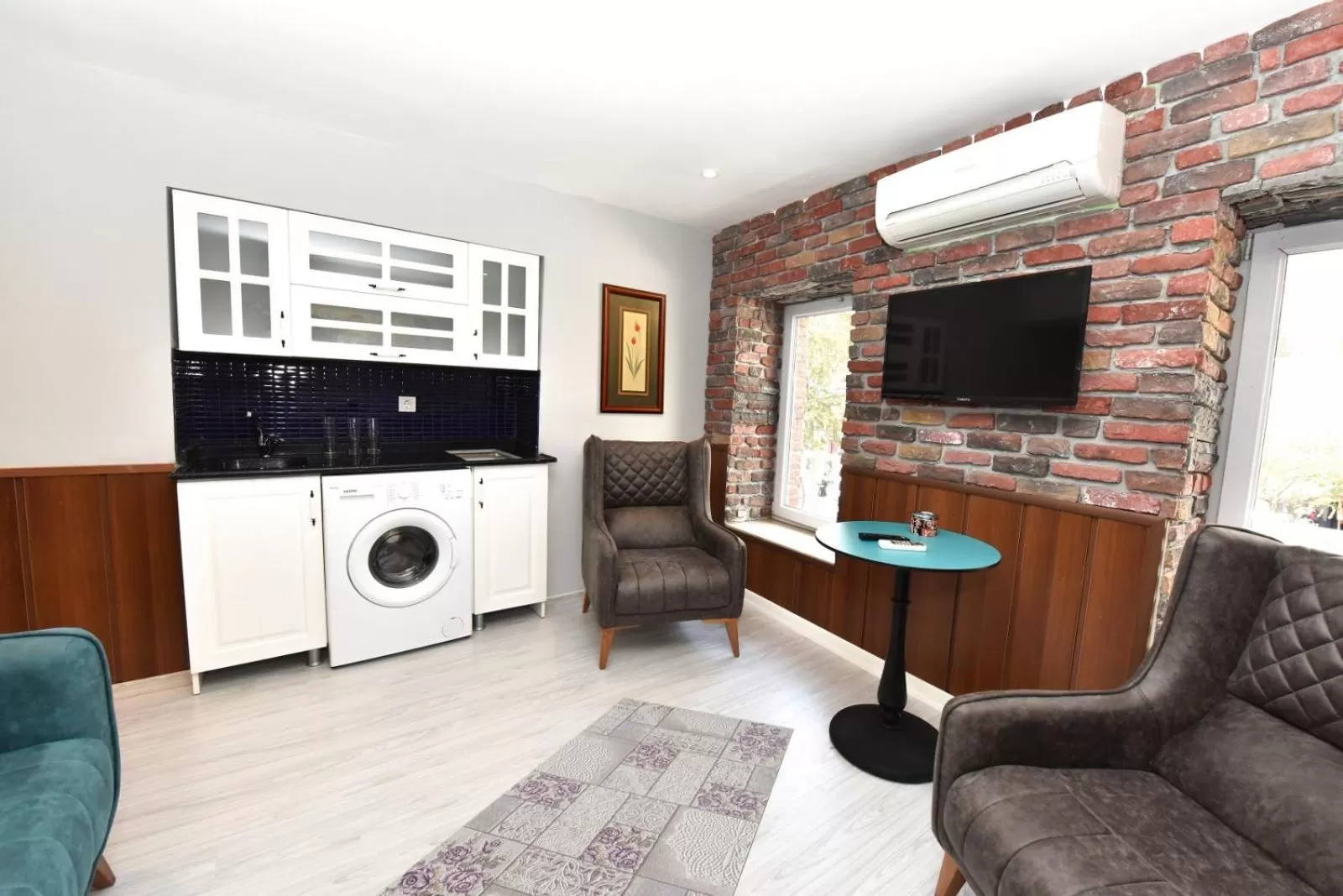 TV and multimedia, Seating Area in Royal Palace Hotel