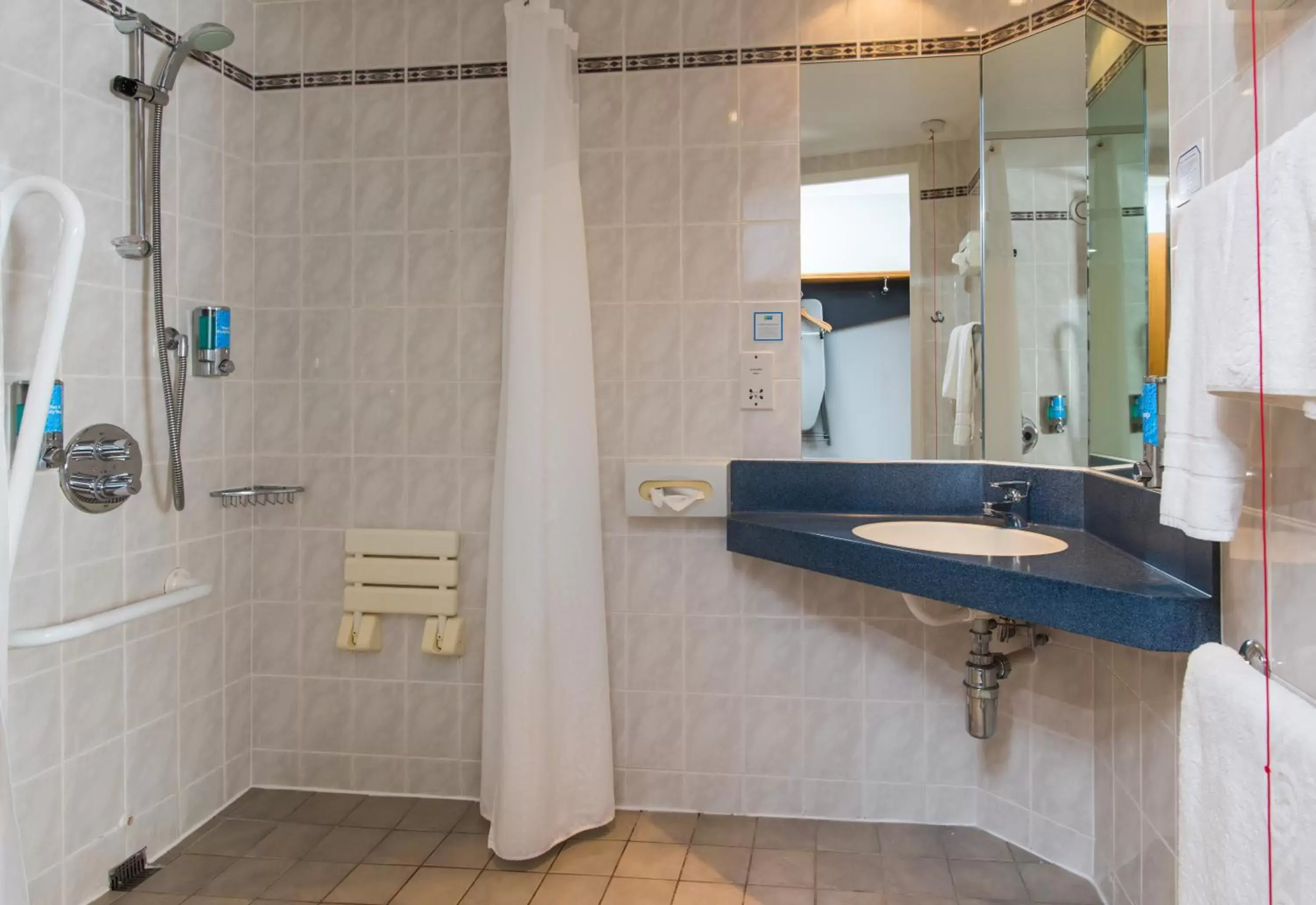 Photo of the whole room, Bathroom in Holiday Inn Express Swindon West, an IHG Hotel