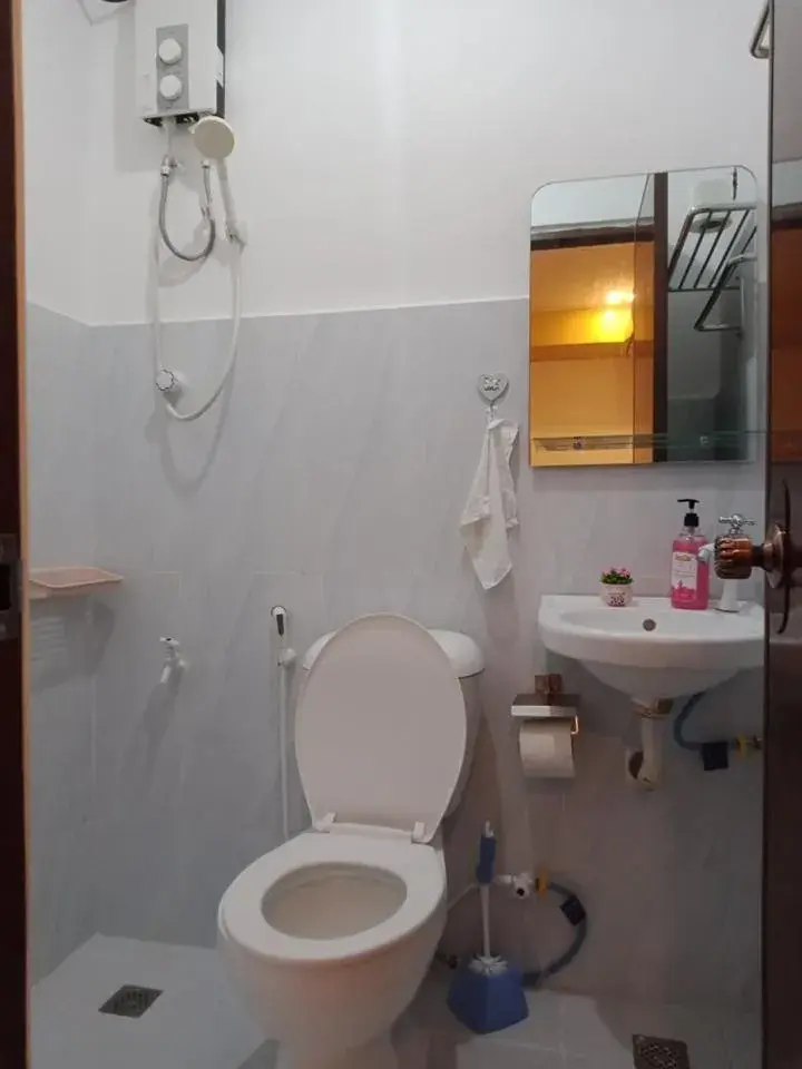 Bathroom in Amax Inn Cebu