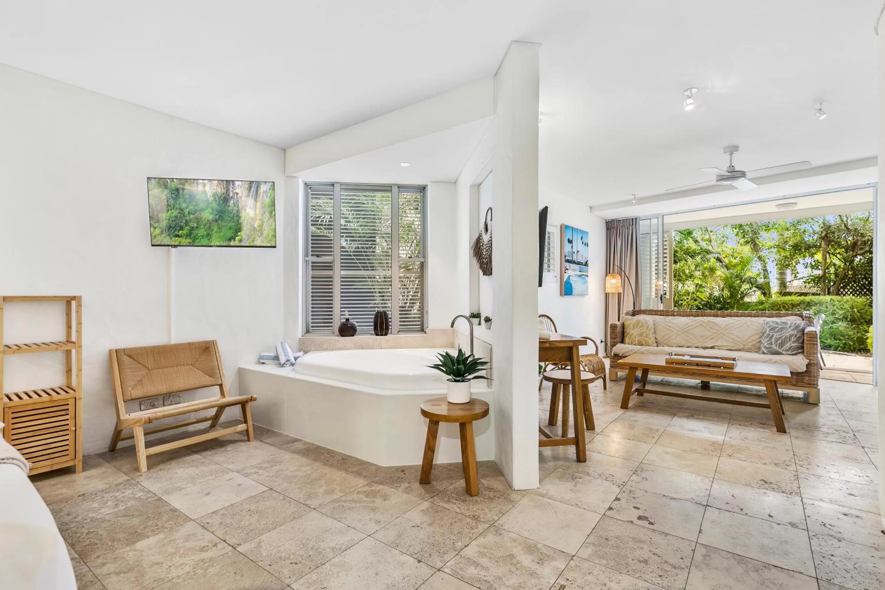 Bed in Noosa Blue Resort