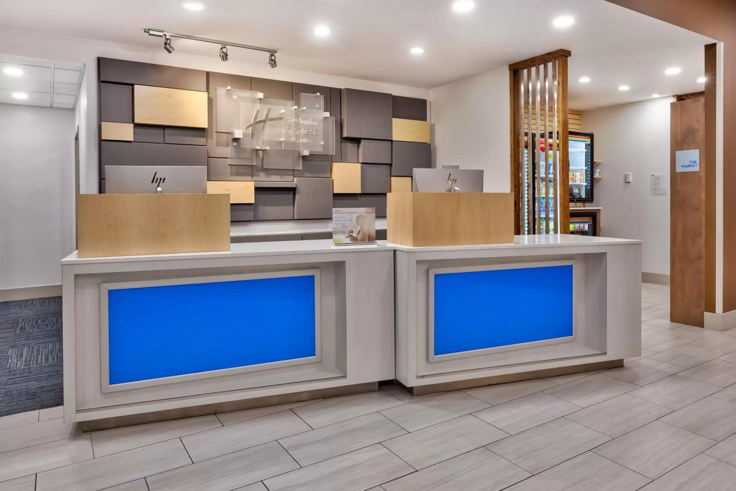 Property building in Holiday Inn Express & Suites - Milan - Sandusky Area by IHG Property building in Holiday Inn Express & Suites - Milan - Sandusky Area by IHG