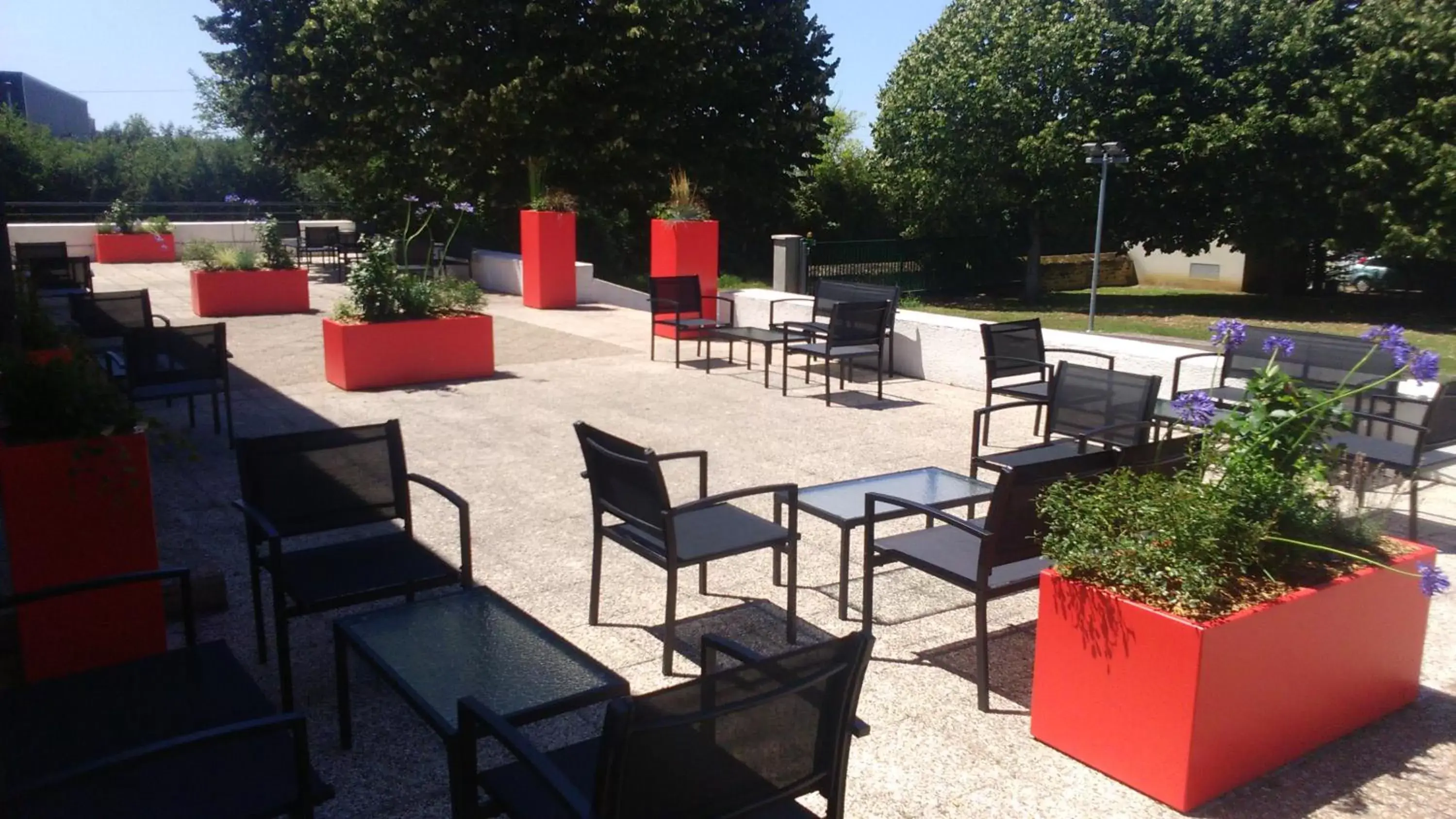 Patio in Hotel Le Paddock