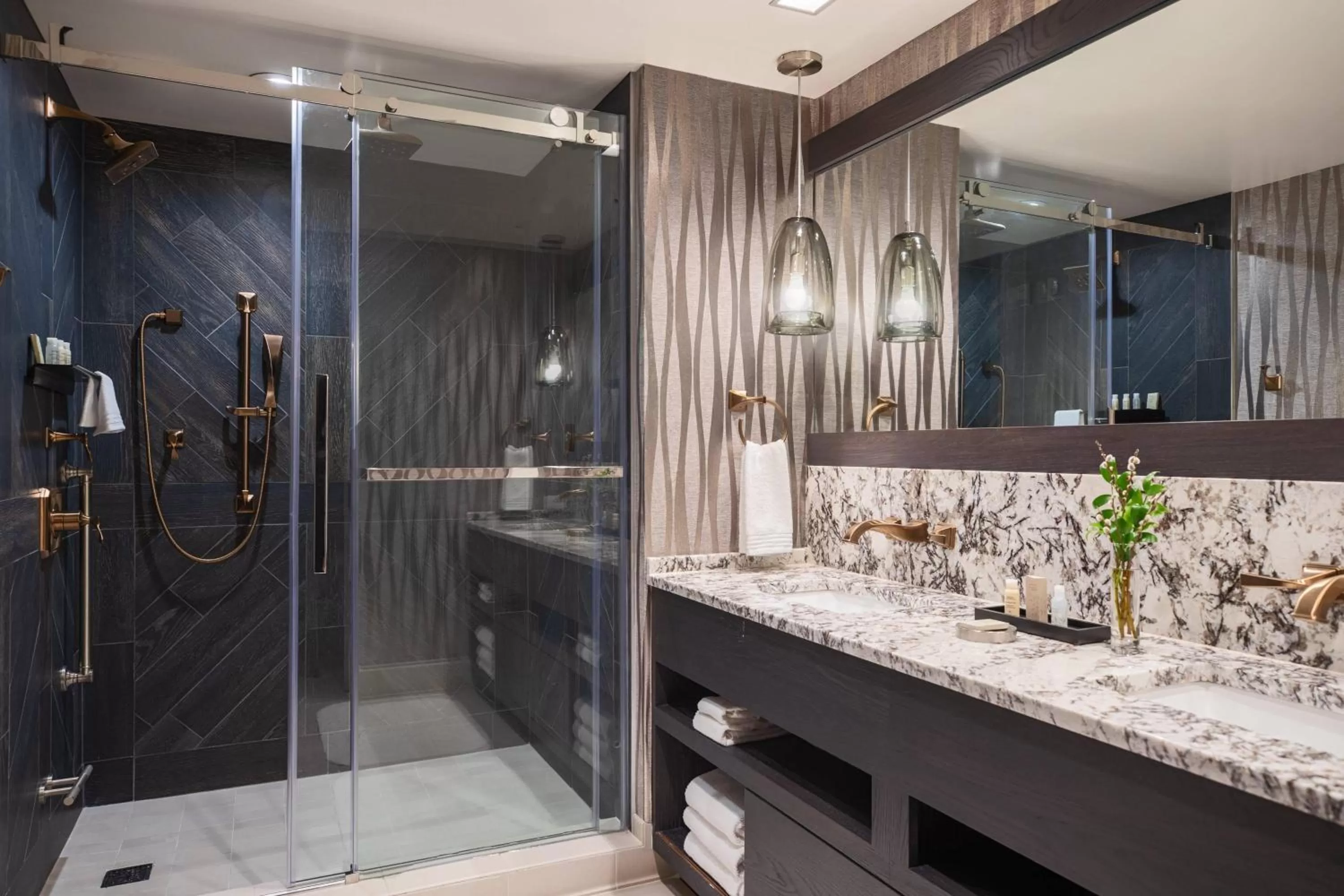 Bathroom in Renaissance Columbus Westerville-Polaris Hotel