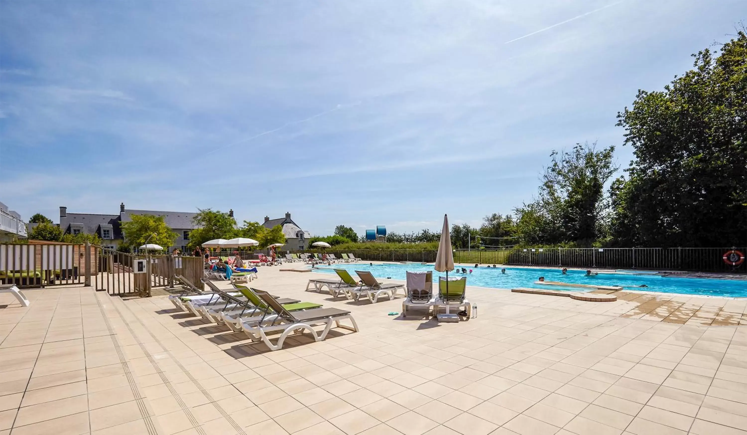 Day, Swimming Pool in Résidence Pierre & Vacances Green Beach