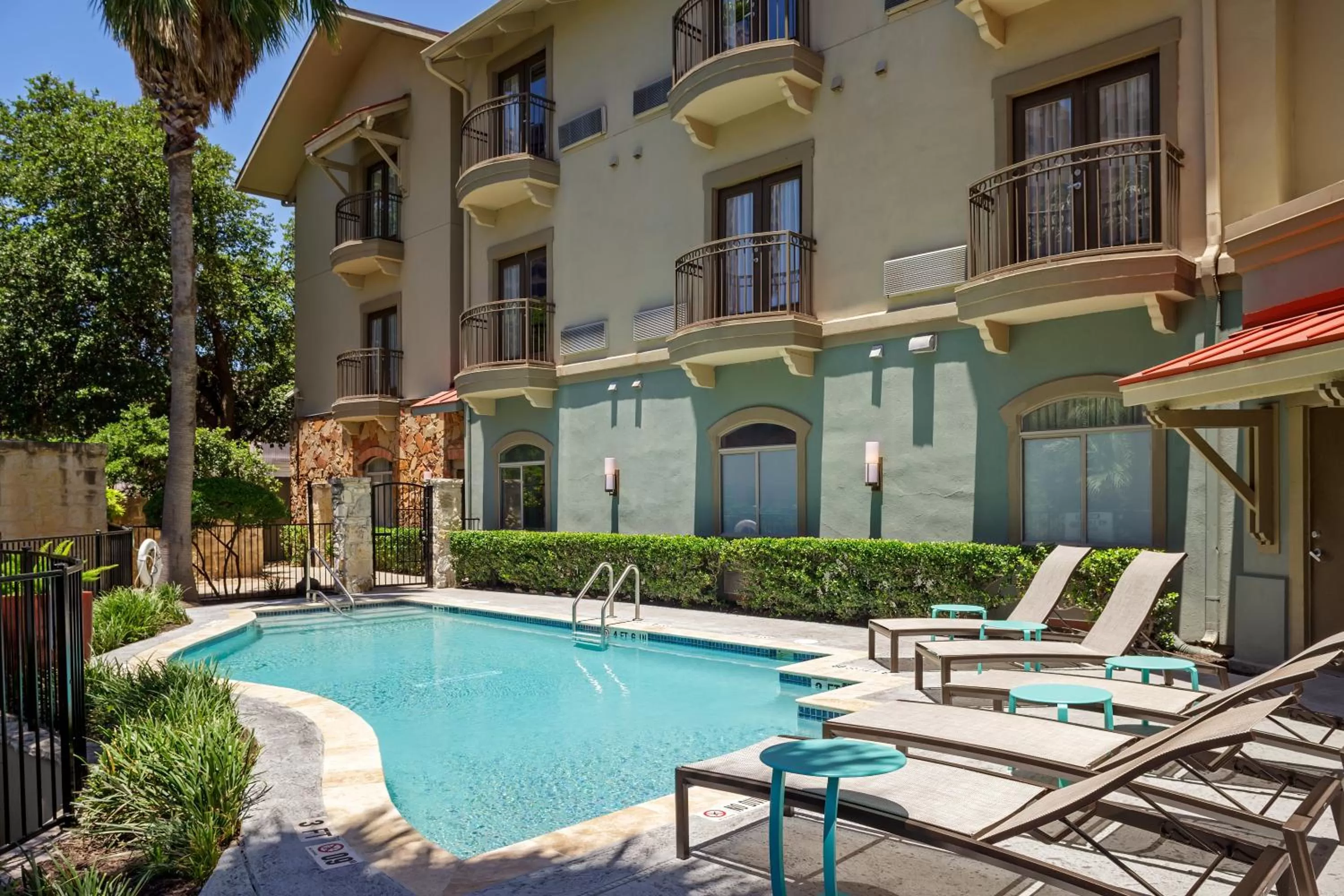 Swimming pool in Hotel Indigo San Antonio Riverwalk by IHG