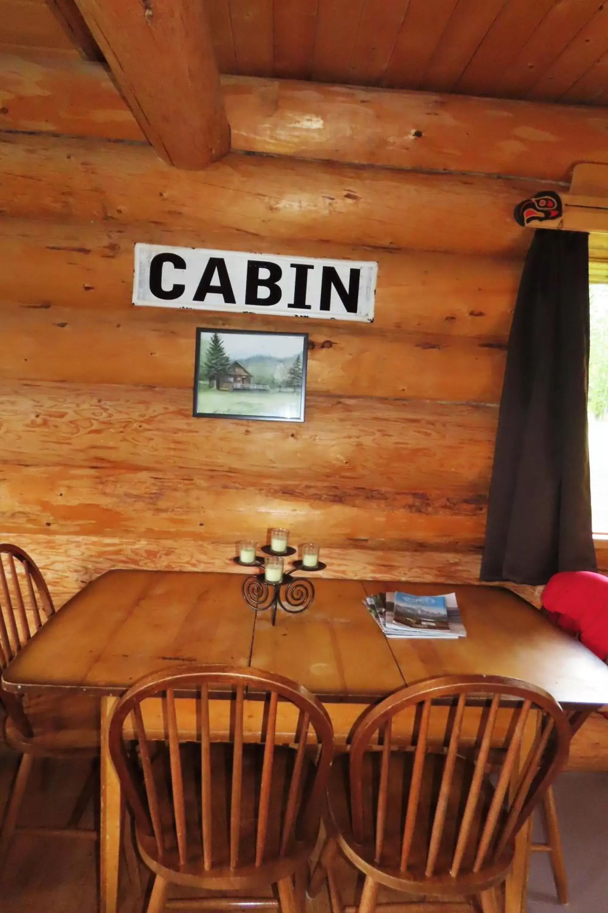 Dining area in Rocky Ridge Resort-BC