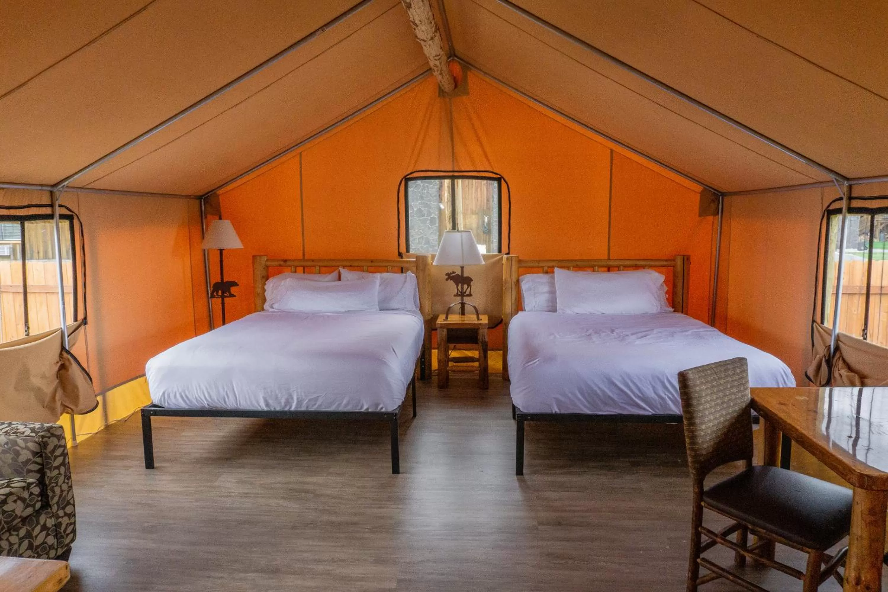 Photo of the whole room, Bed in Teton Peaks Resort