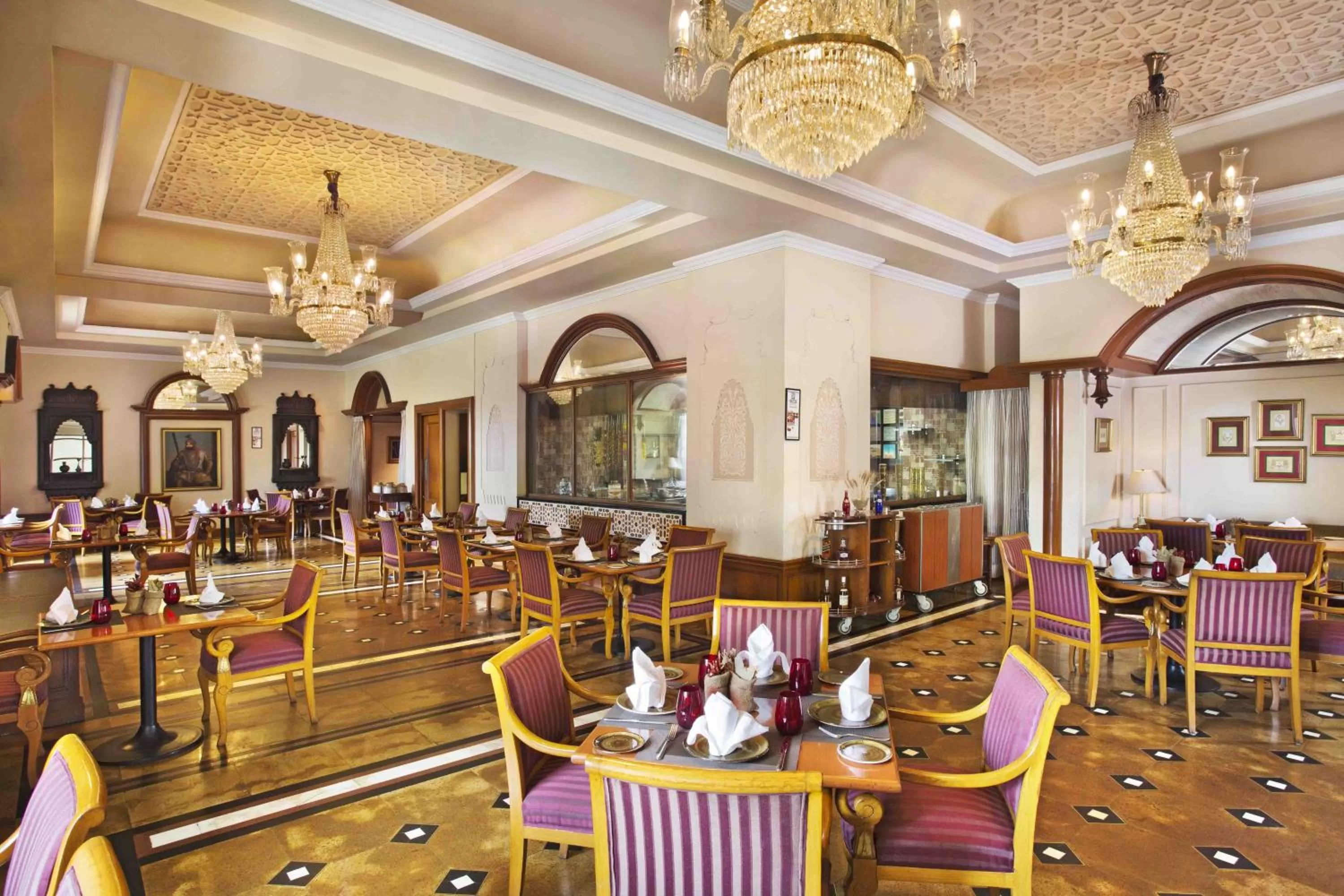 Restaurant/places to eat in Eros Hotel New Delhi, Nehru Place