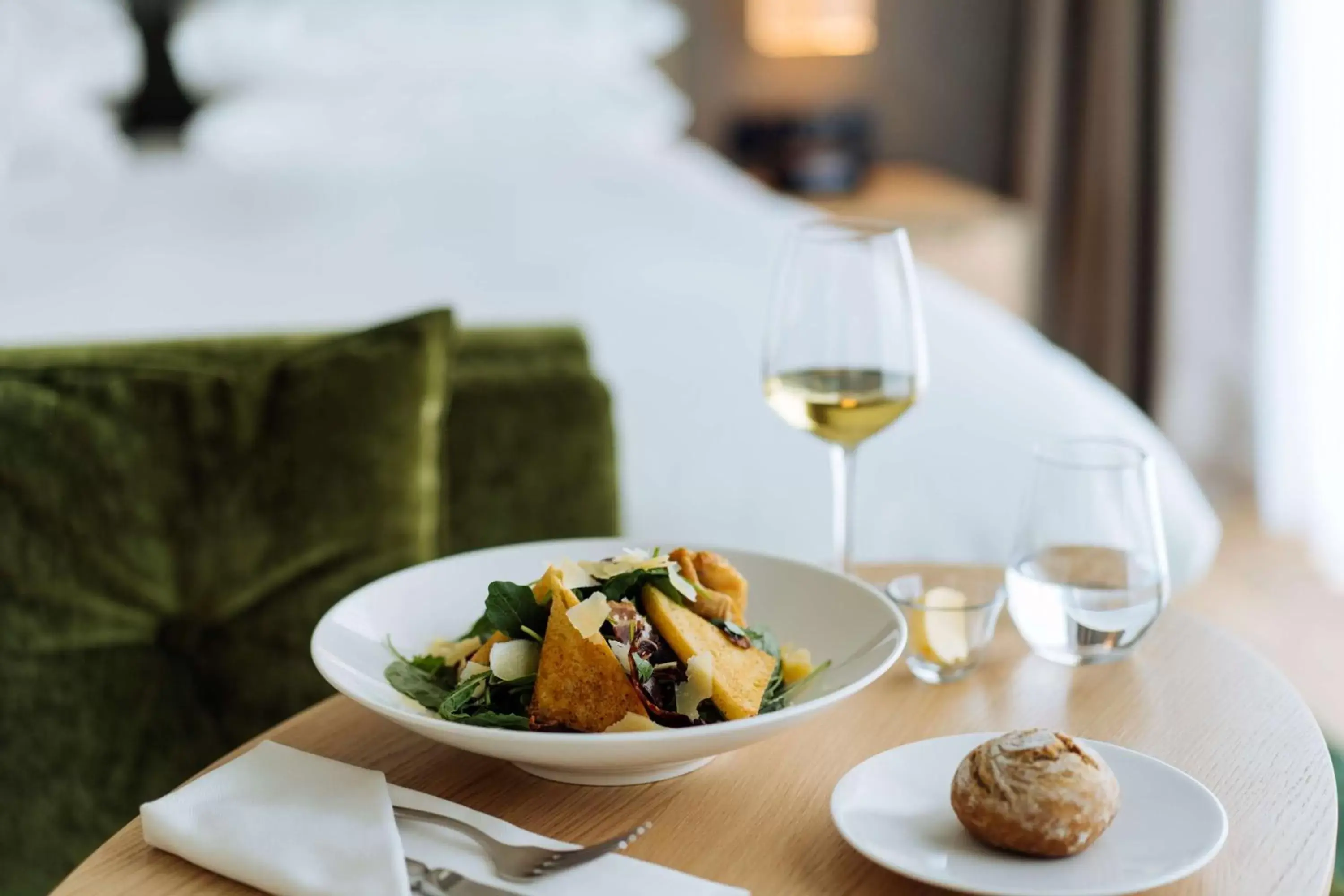 Restaurant/places to eat in Hyatt Regency Zurich Airport Circle Restaurant/places to eat in Hyatt Regency Zurich Airport Circle