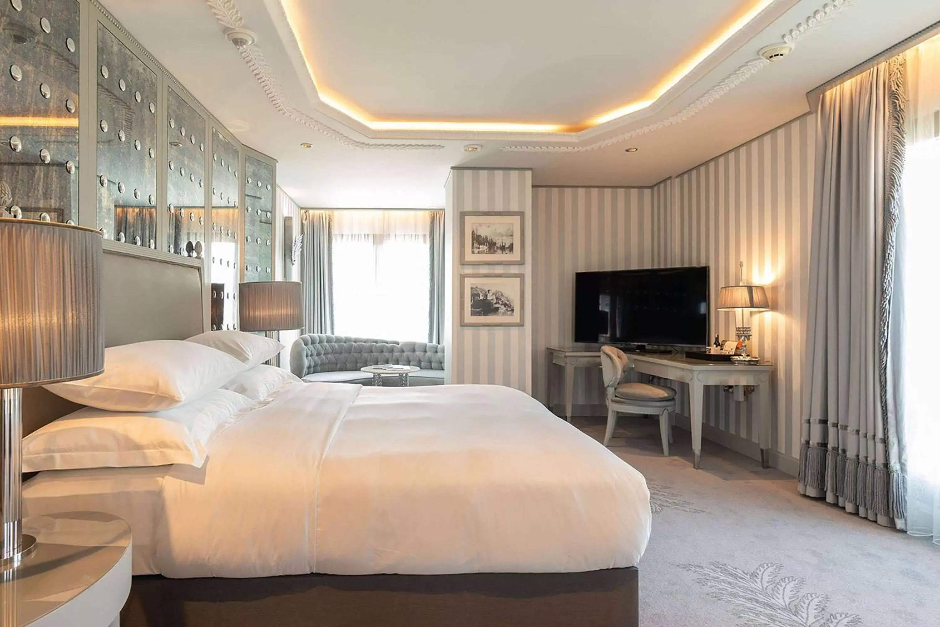 Photo of the whole room, Bed in Wyndham Grand Istanbul Kalamış Marina Hotel